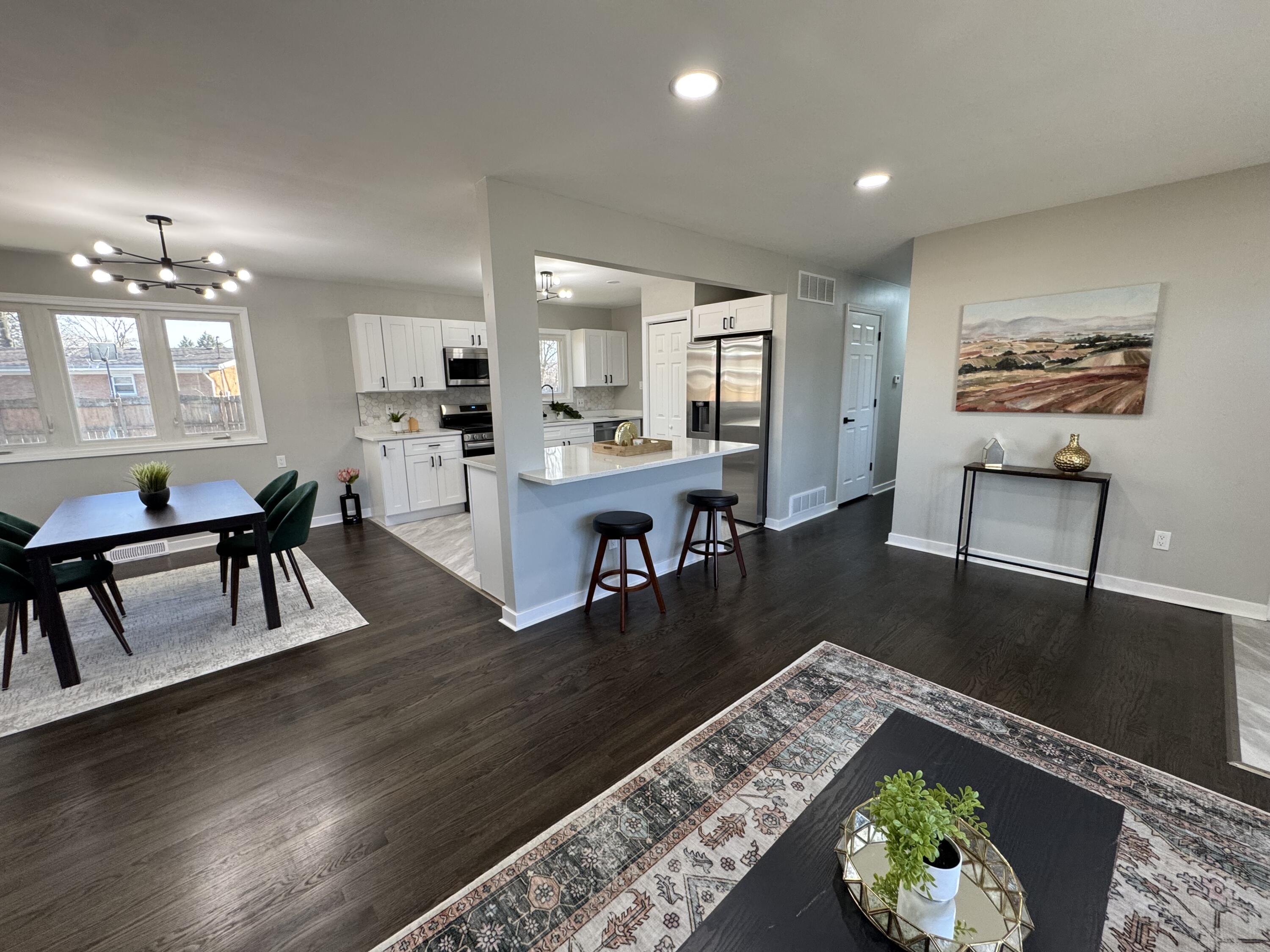 1221 W 54th Avenue