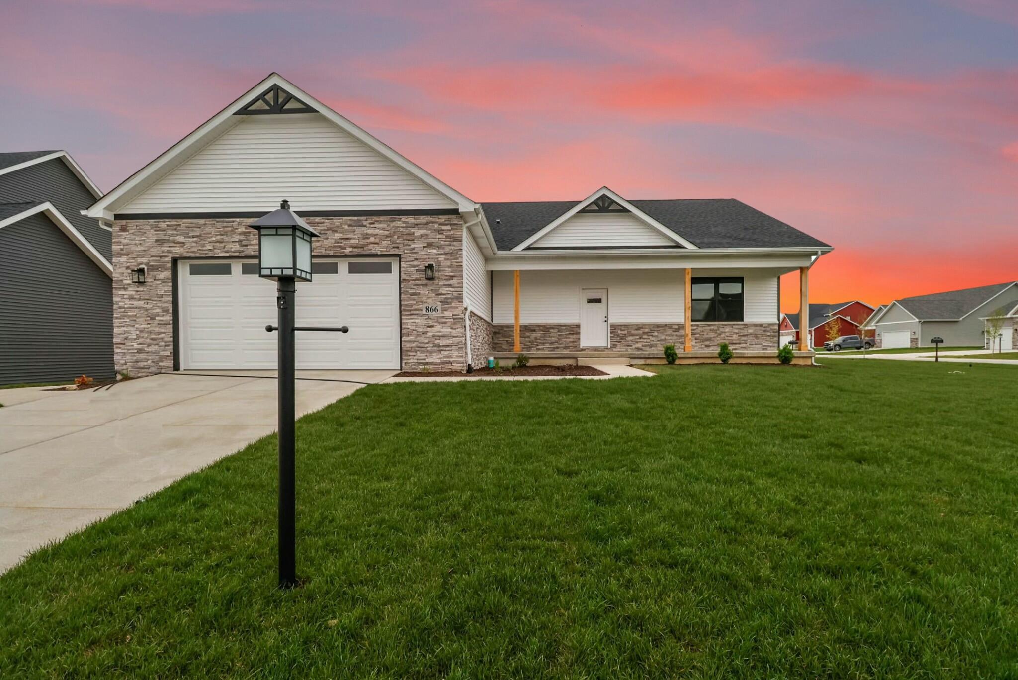 866 Village Glenn Drive