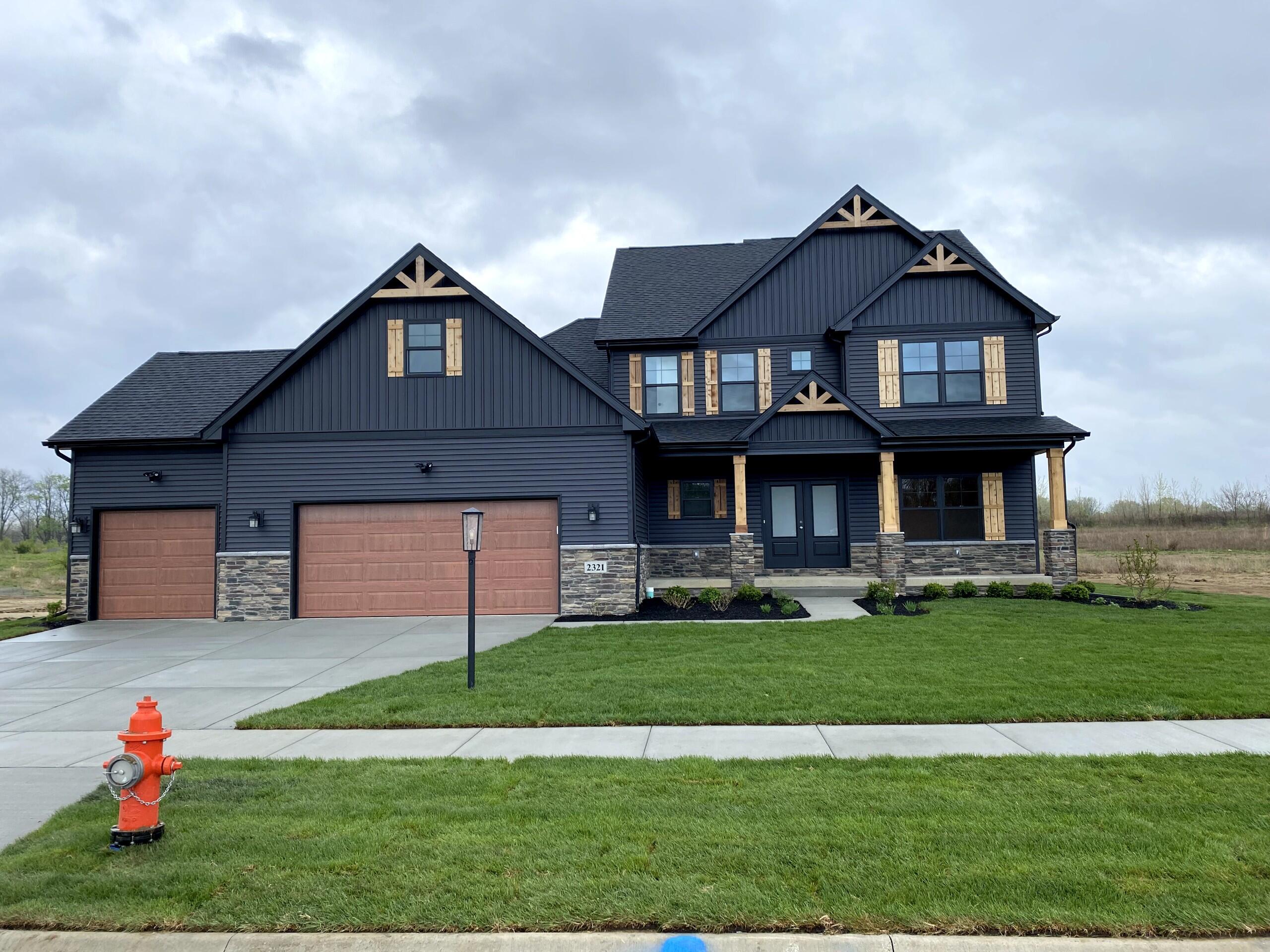 2321 Redwood Lane