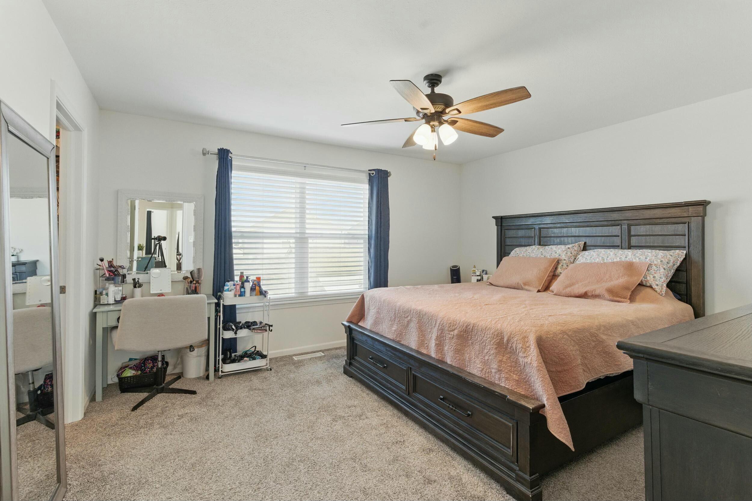 1078 E 117th Place