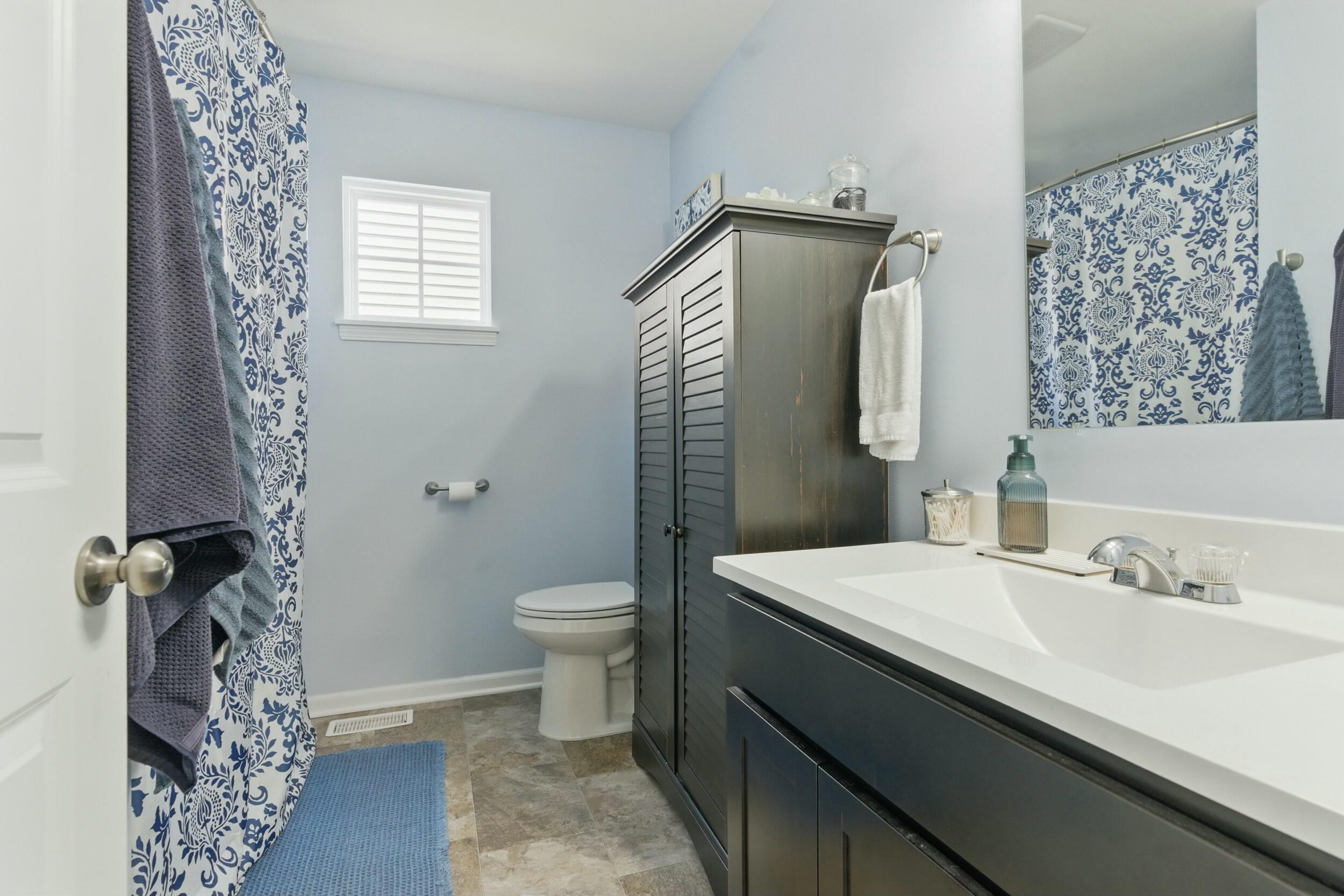 1078 E 117th Place