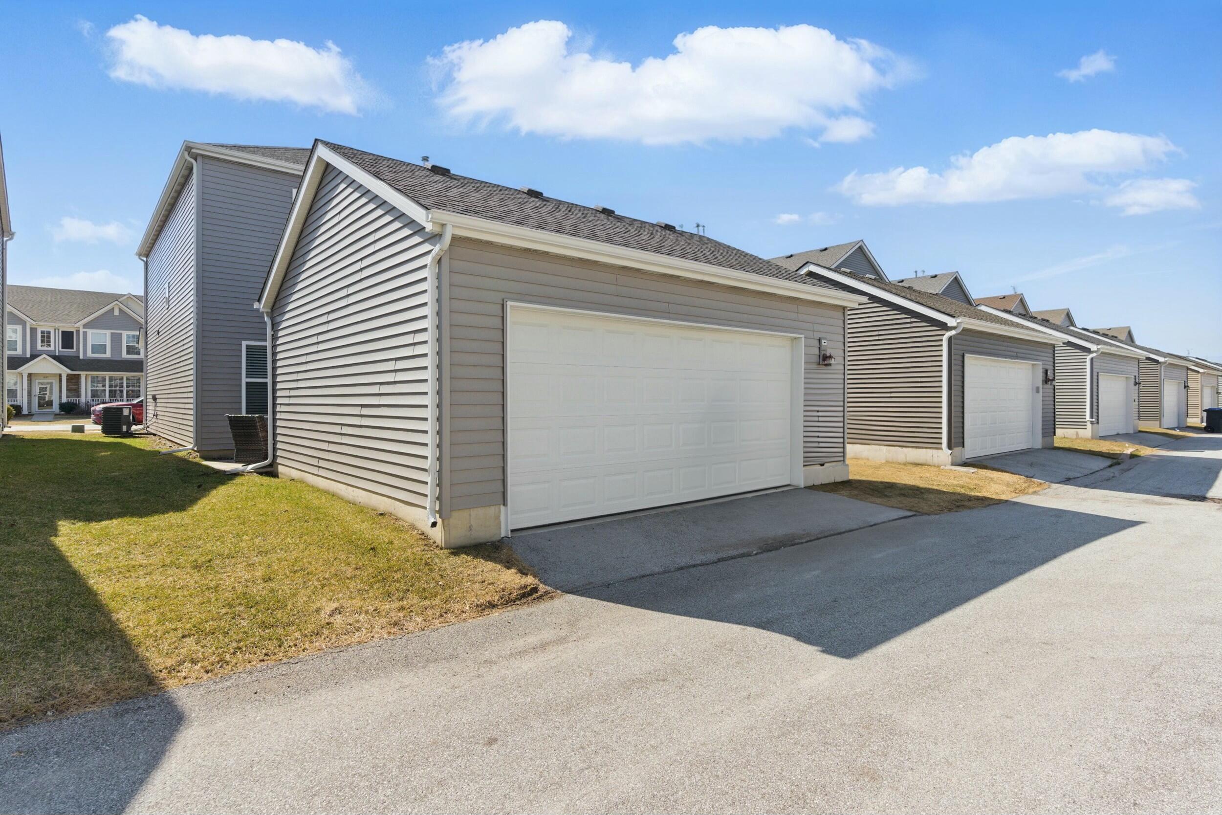 1078 E 117th Place