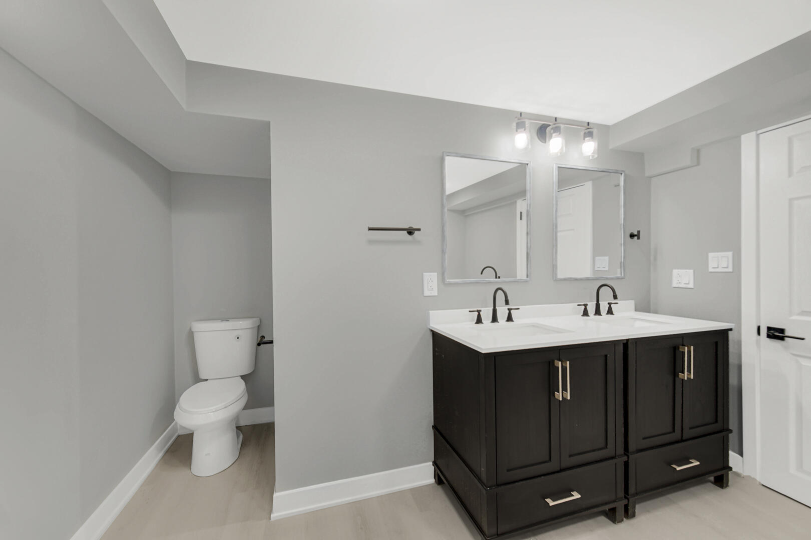 2055 Roosevelt Street