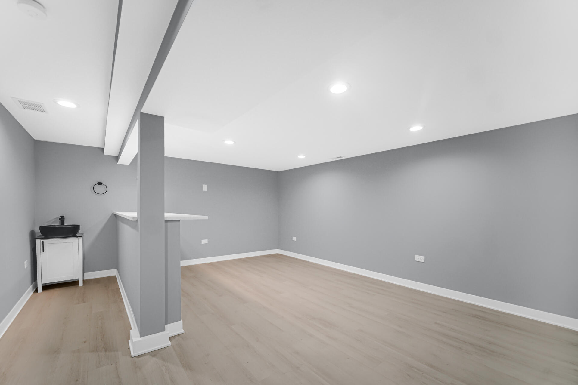 2055 Roosevelt Street