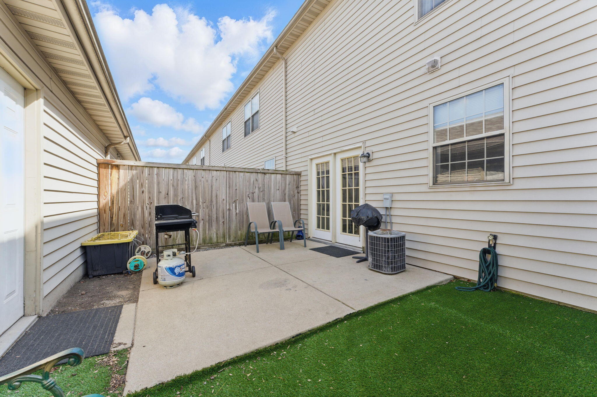 2923 Churchill Lane