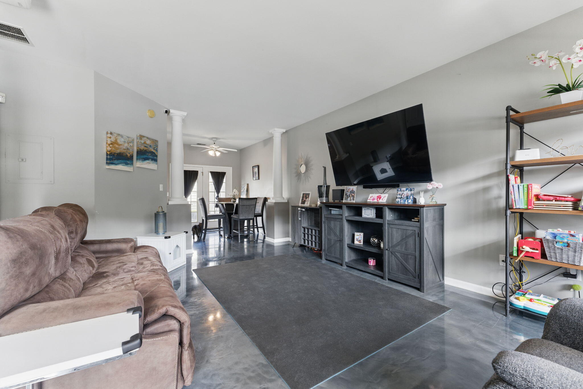 2923 Churchill Lane