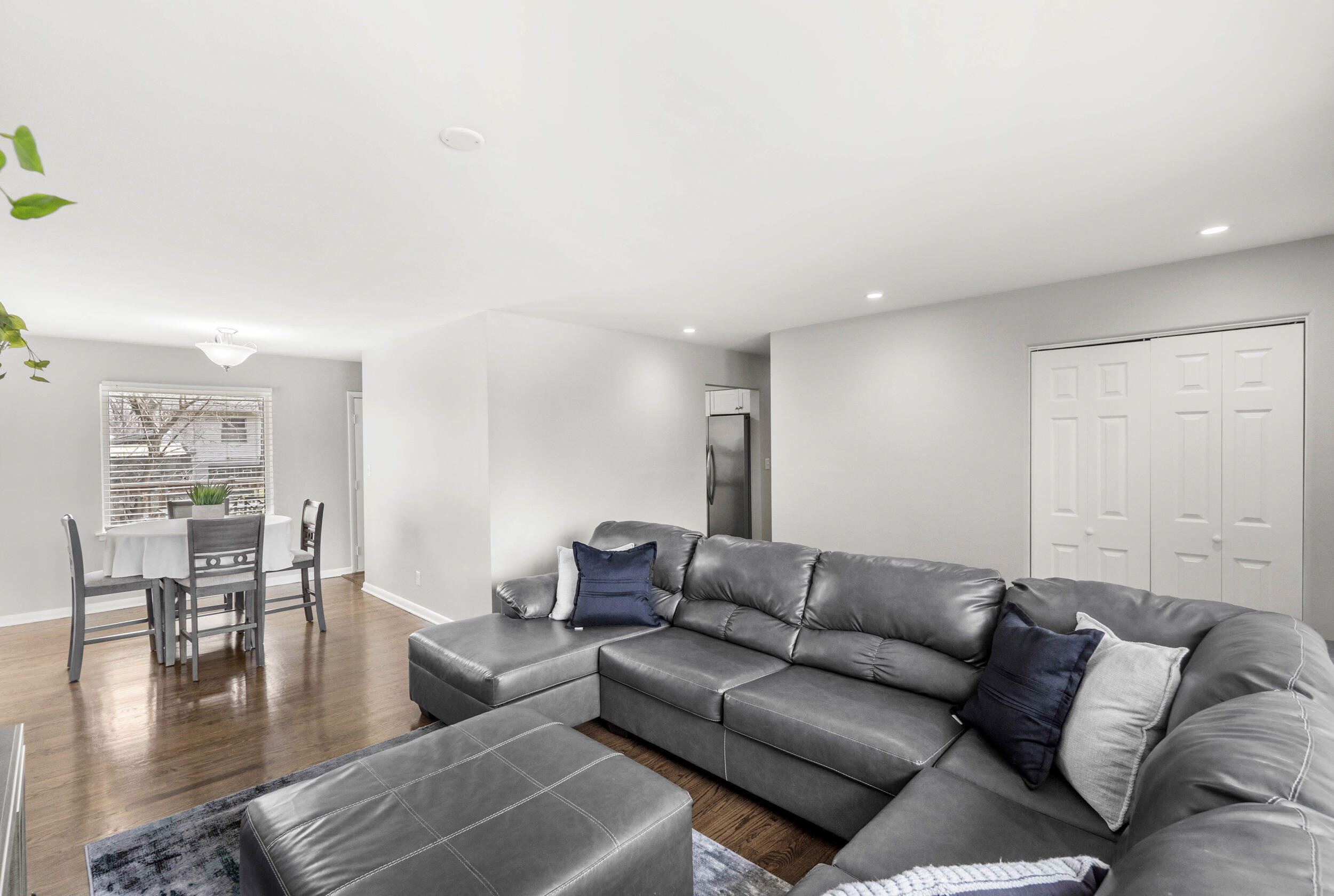 5471 Pierce Street