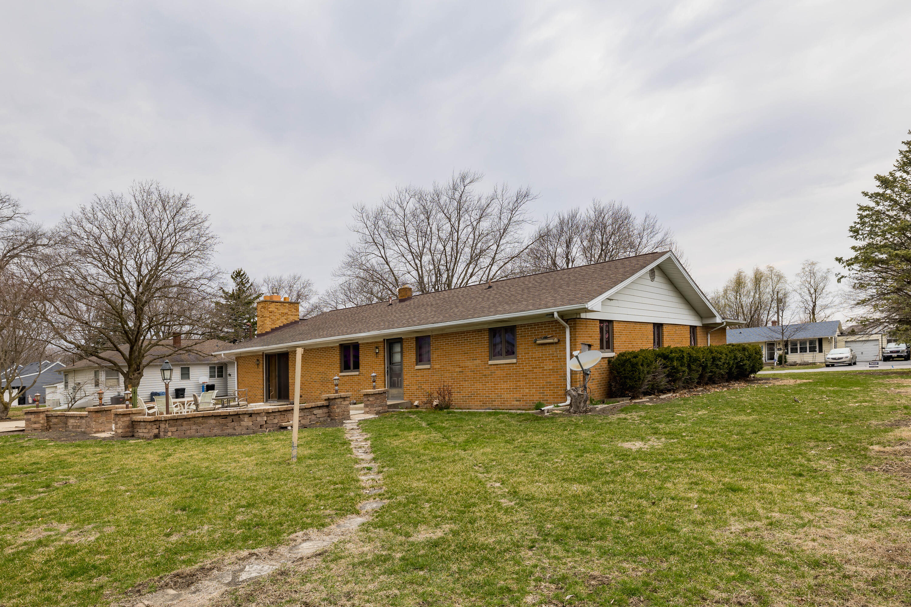 319 E Maple Street