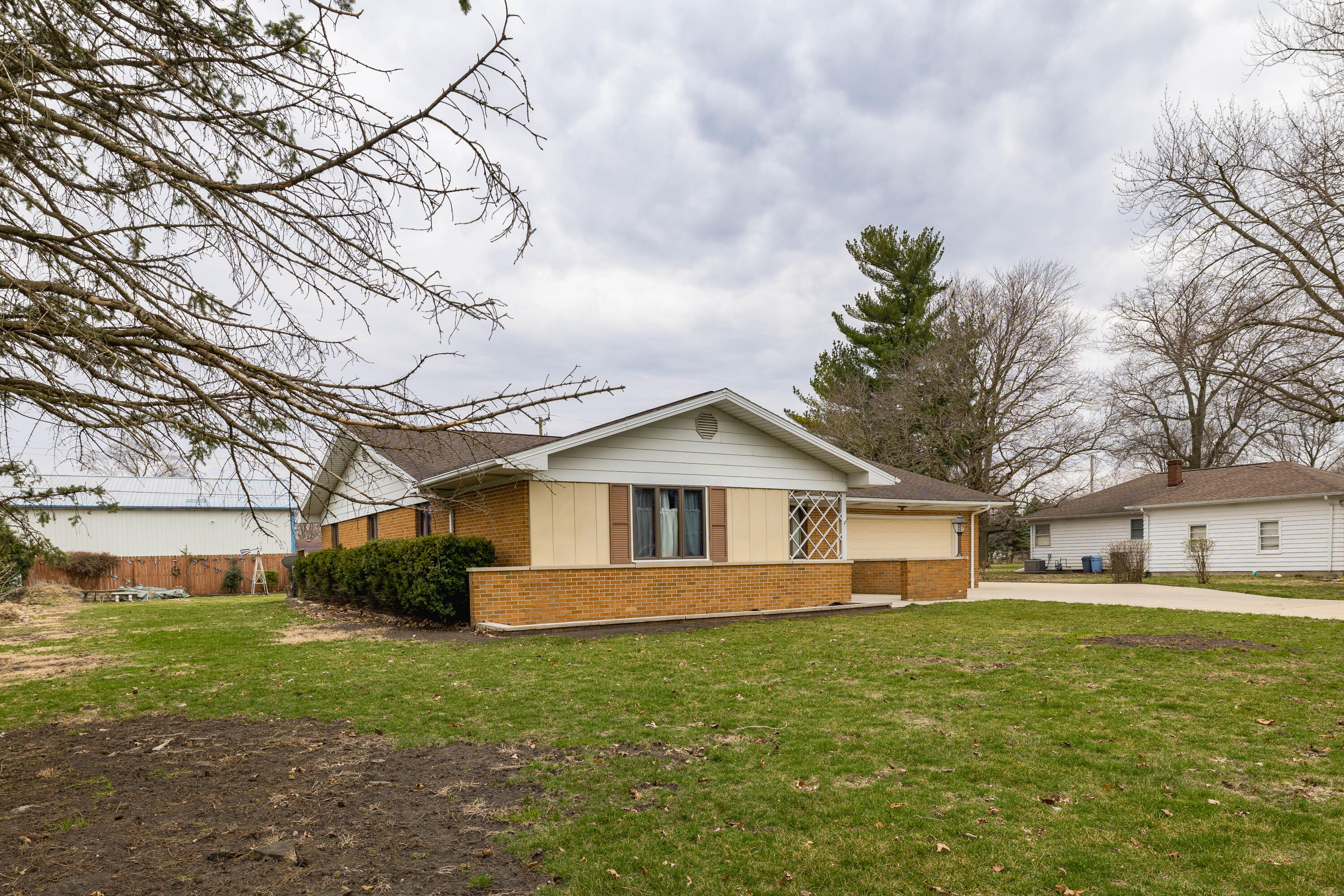 319 E Maple Street