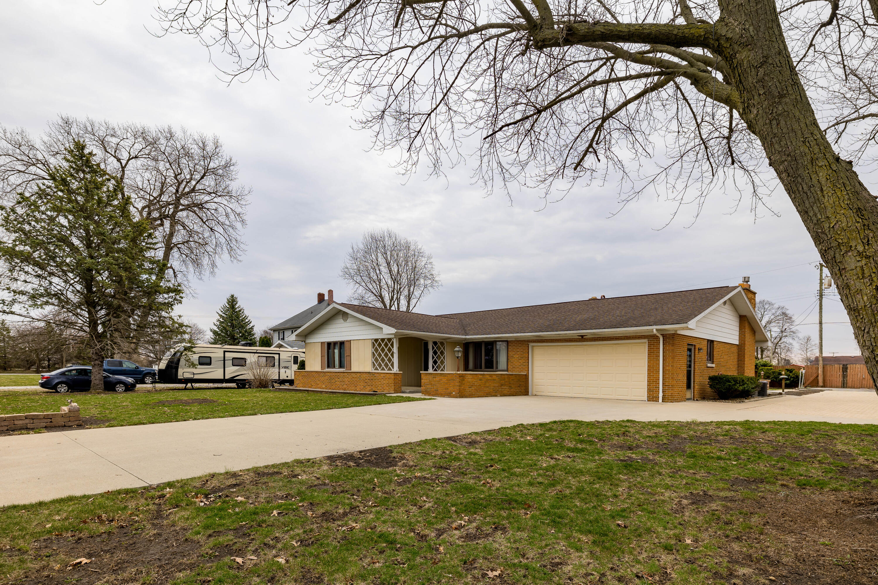 319 E Maple Street