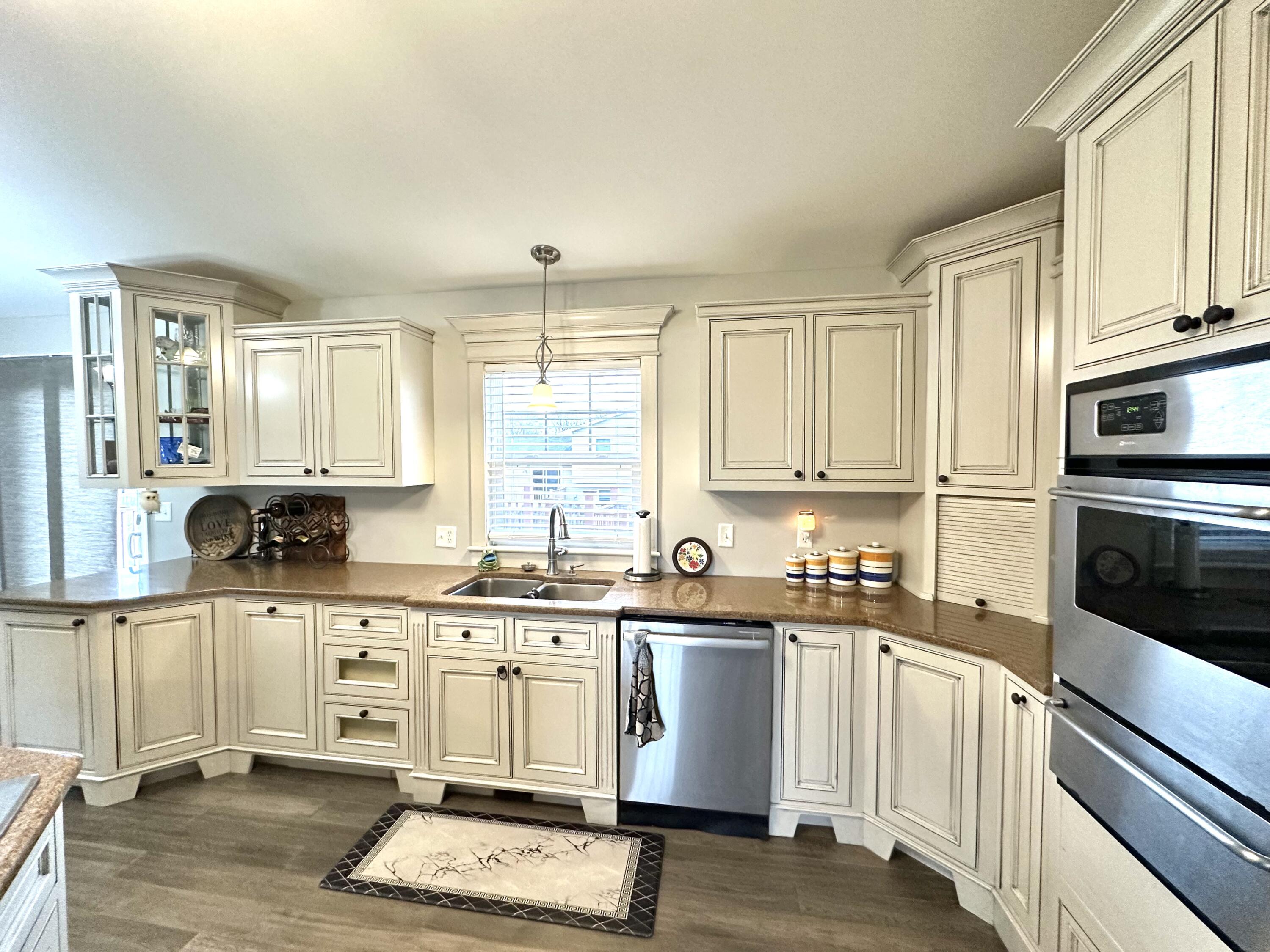 621 Persimmon Pkwy