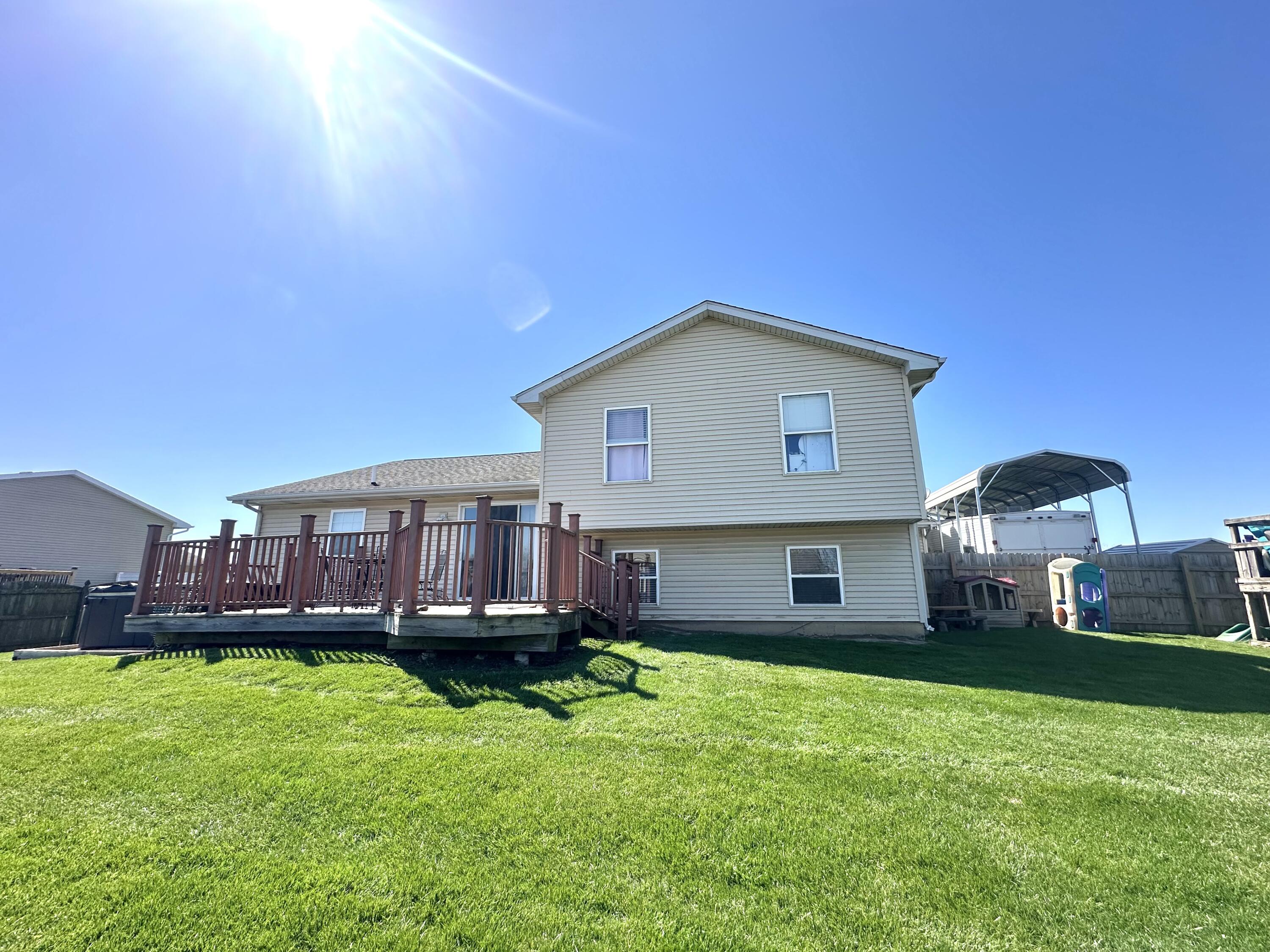 621 Persimmon Pkwy