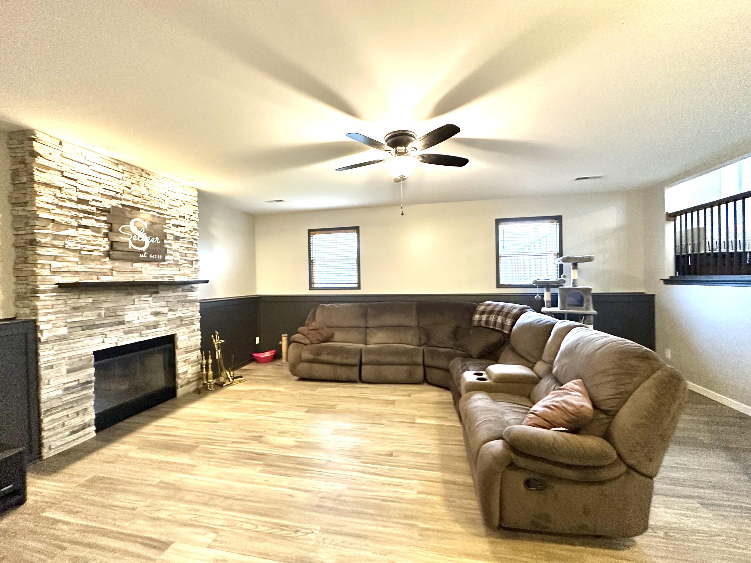 621 Persimmon Pkwy