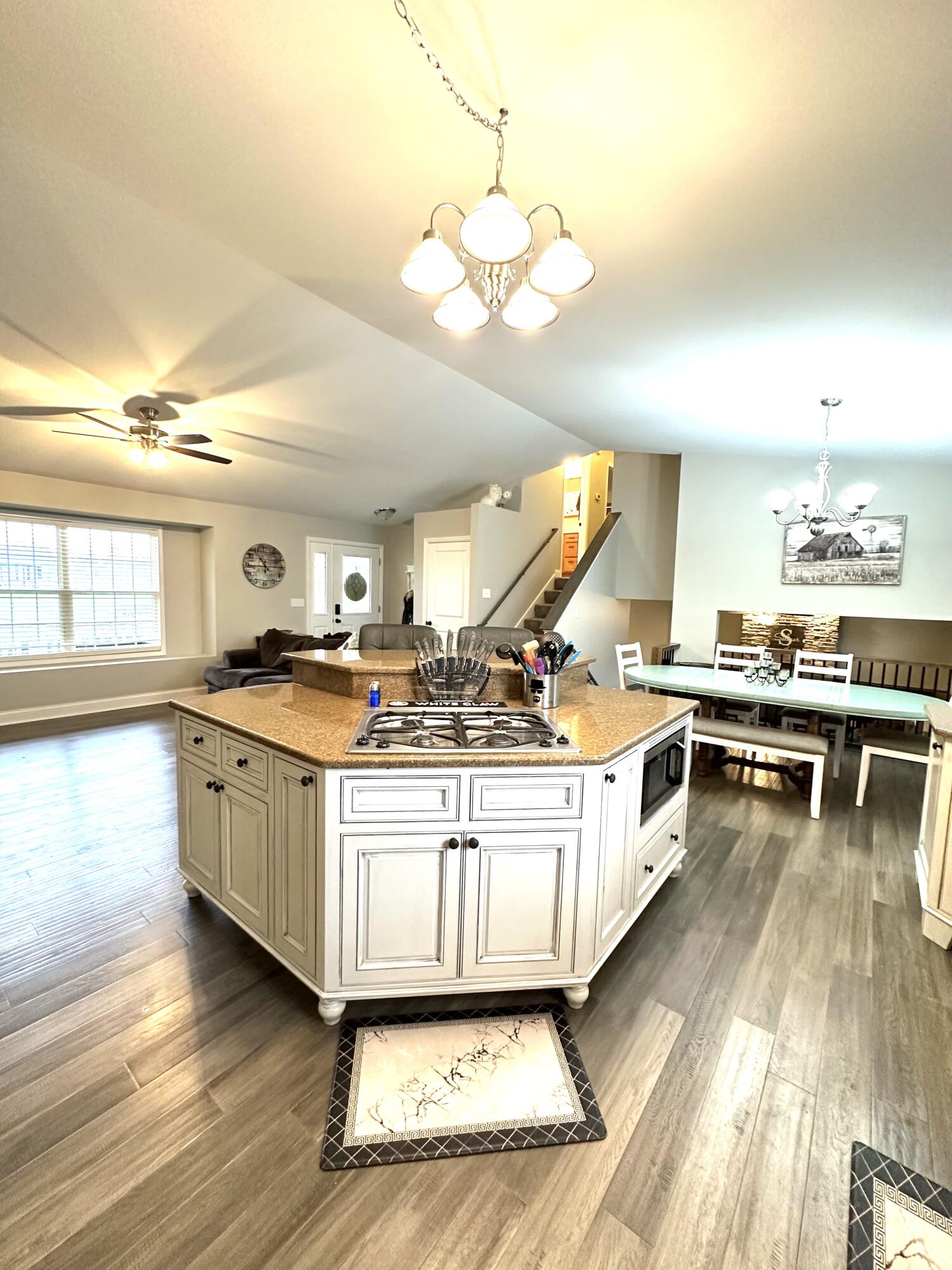 621 Persimmon Pkwy