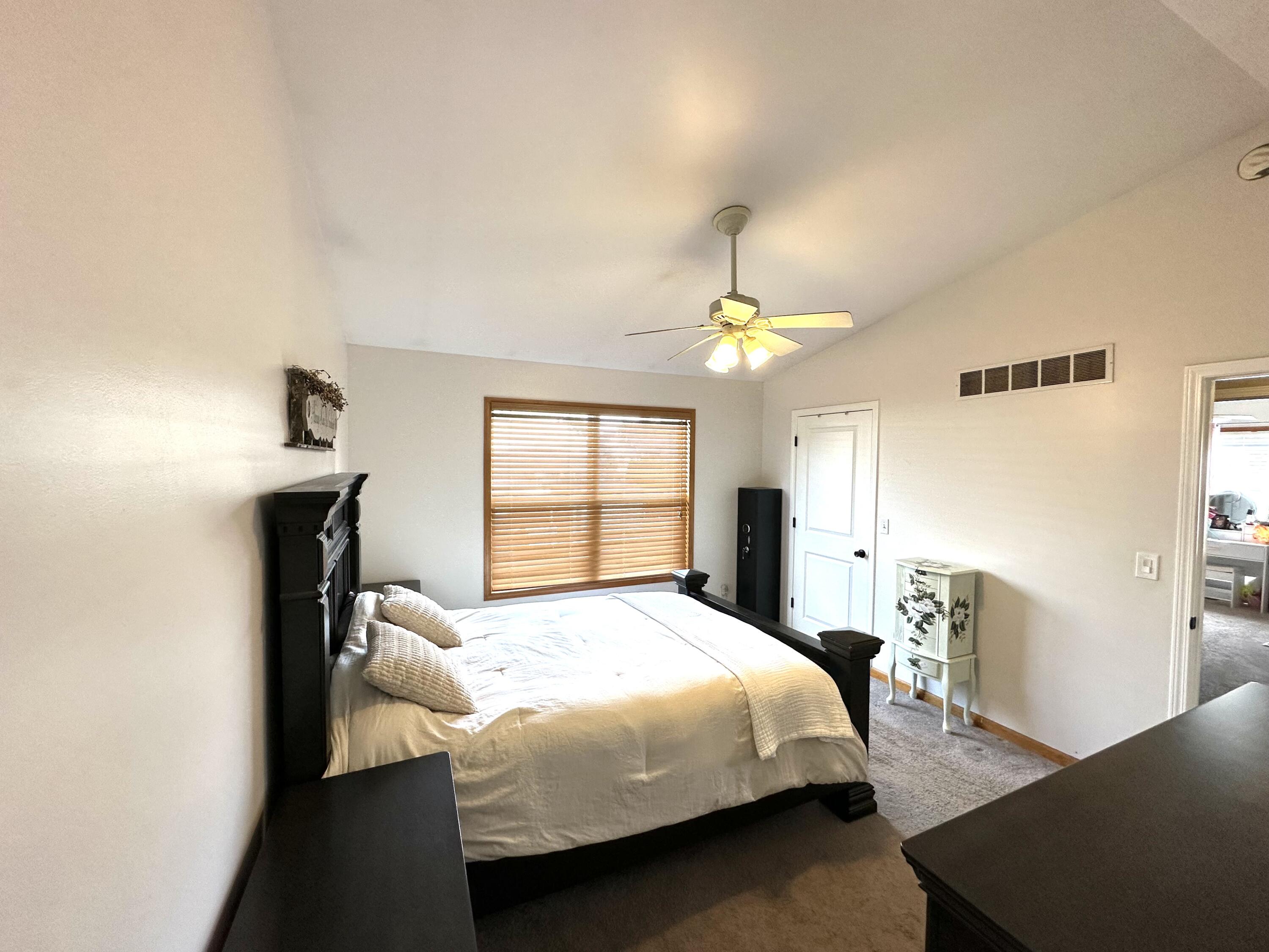 621 Persimmon Pkwy