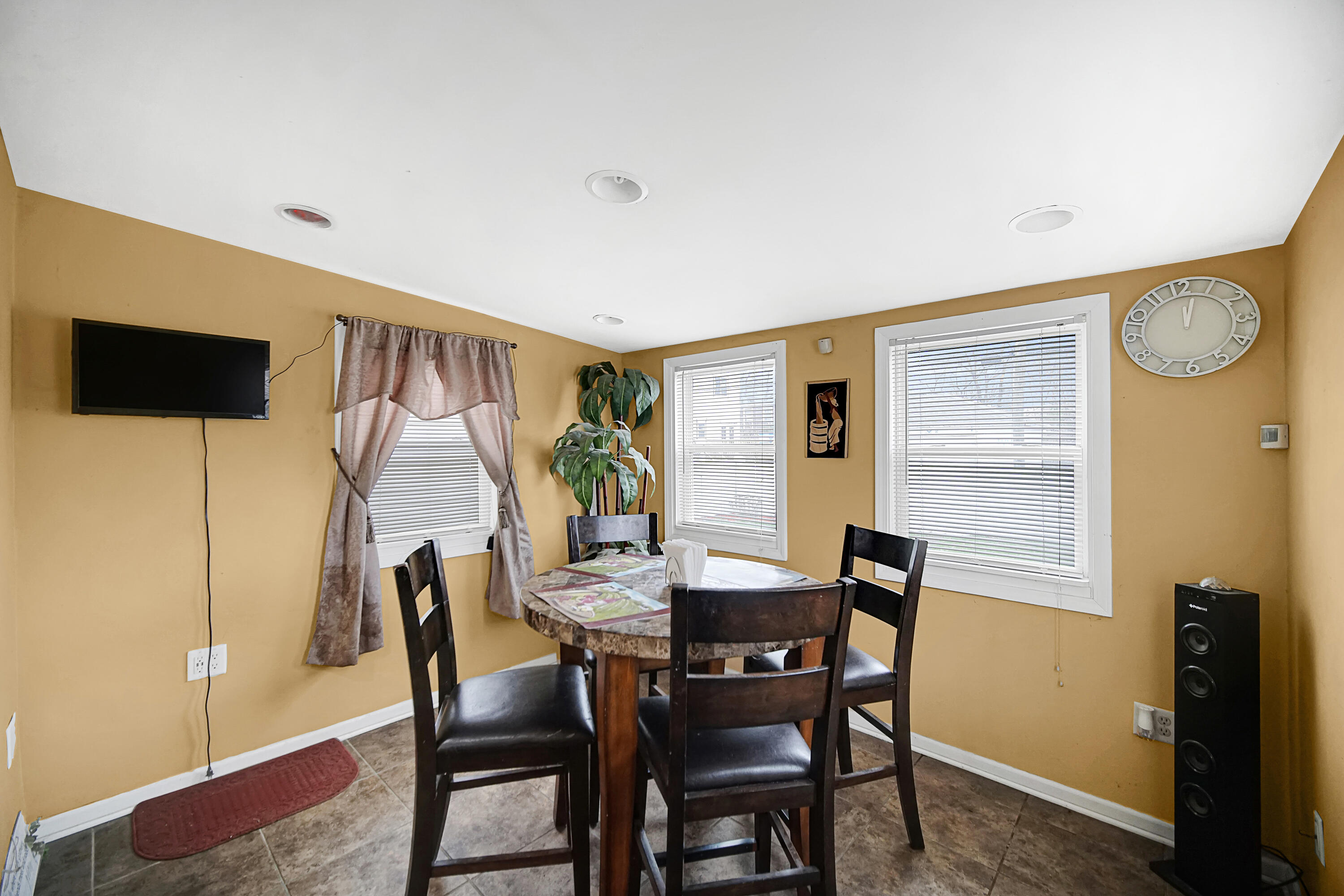 542 Mulberry Street