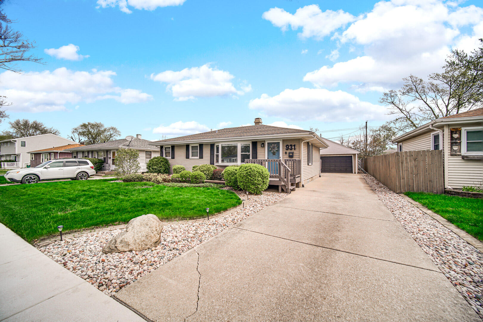 931 N Elmer Street
