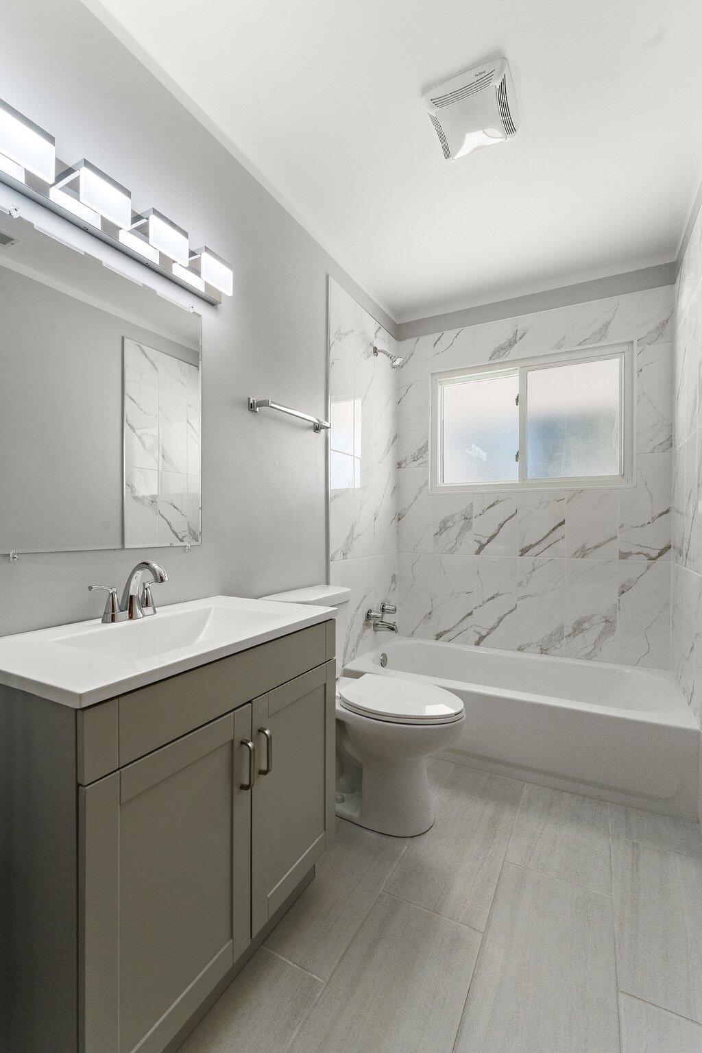 1246 N Glenwood Avenue