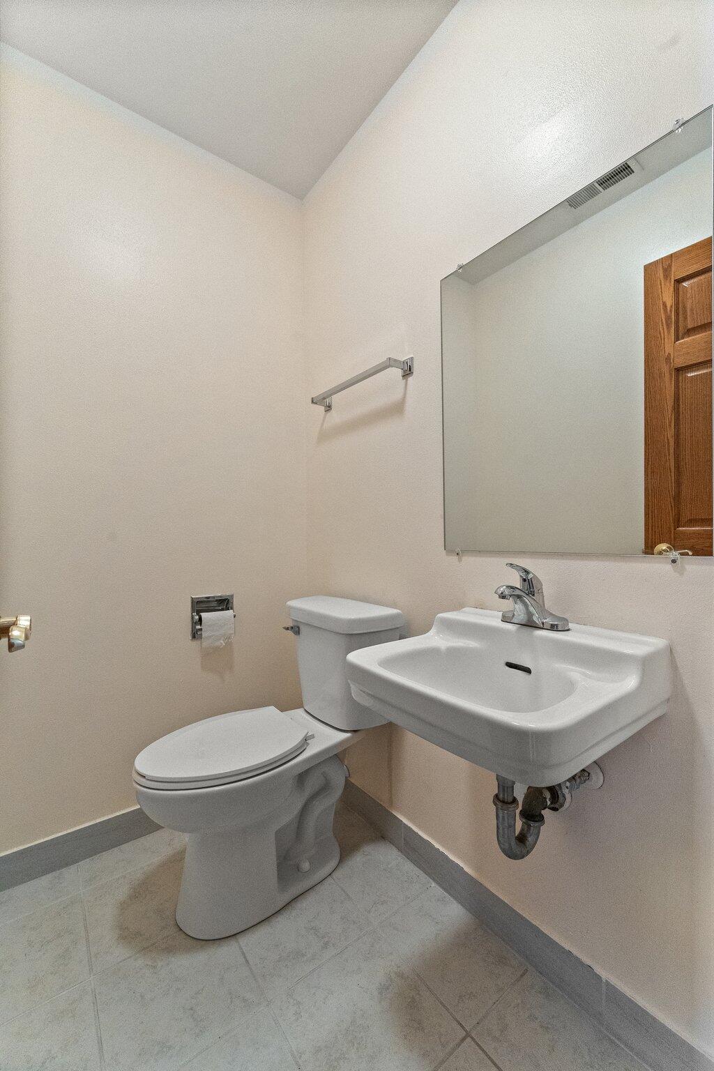 1246 N Glenwood Avenue