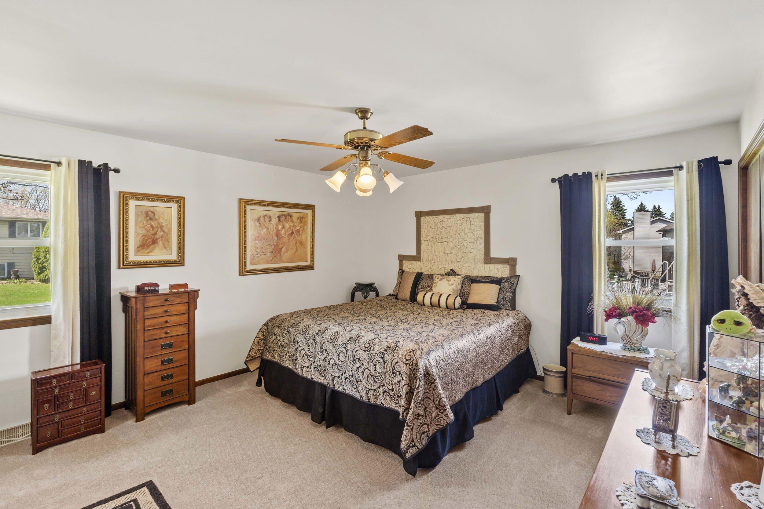 1594 Sunnyslope Drive