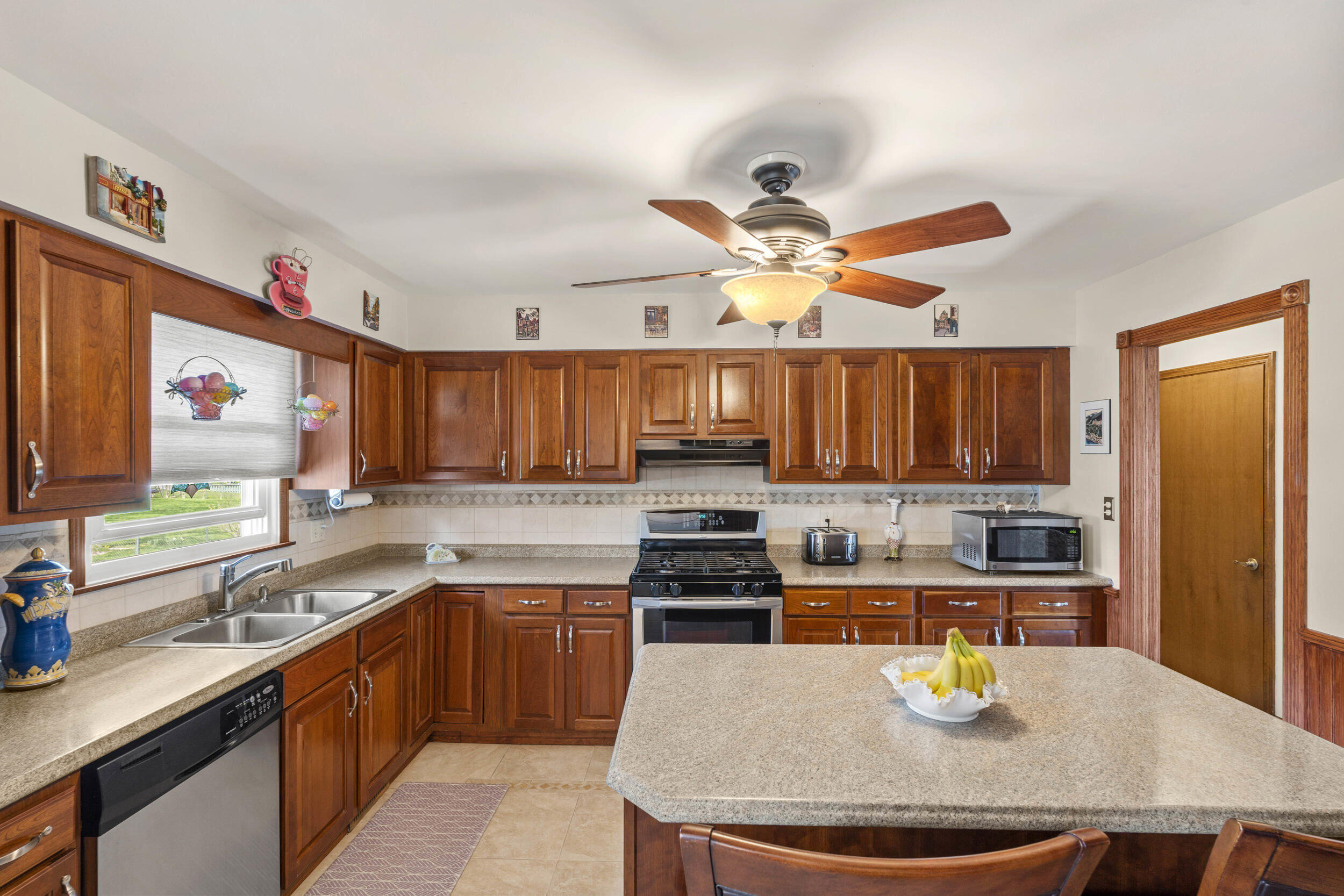 1594 Sunnyslope Drive