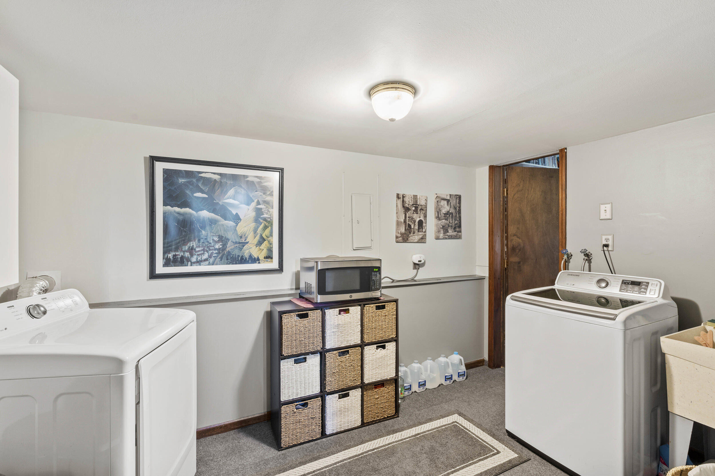 1594 Sunnyslope Drive