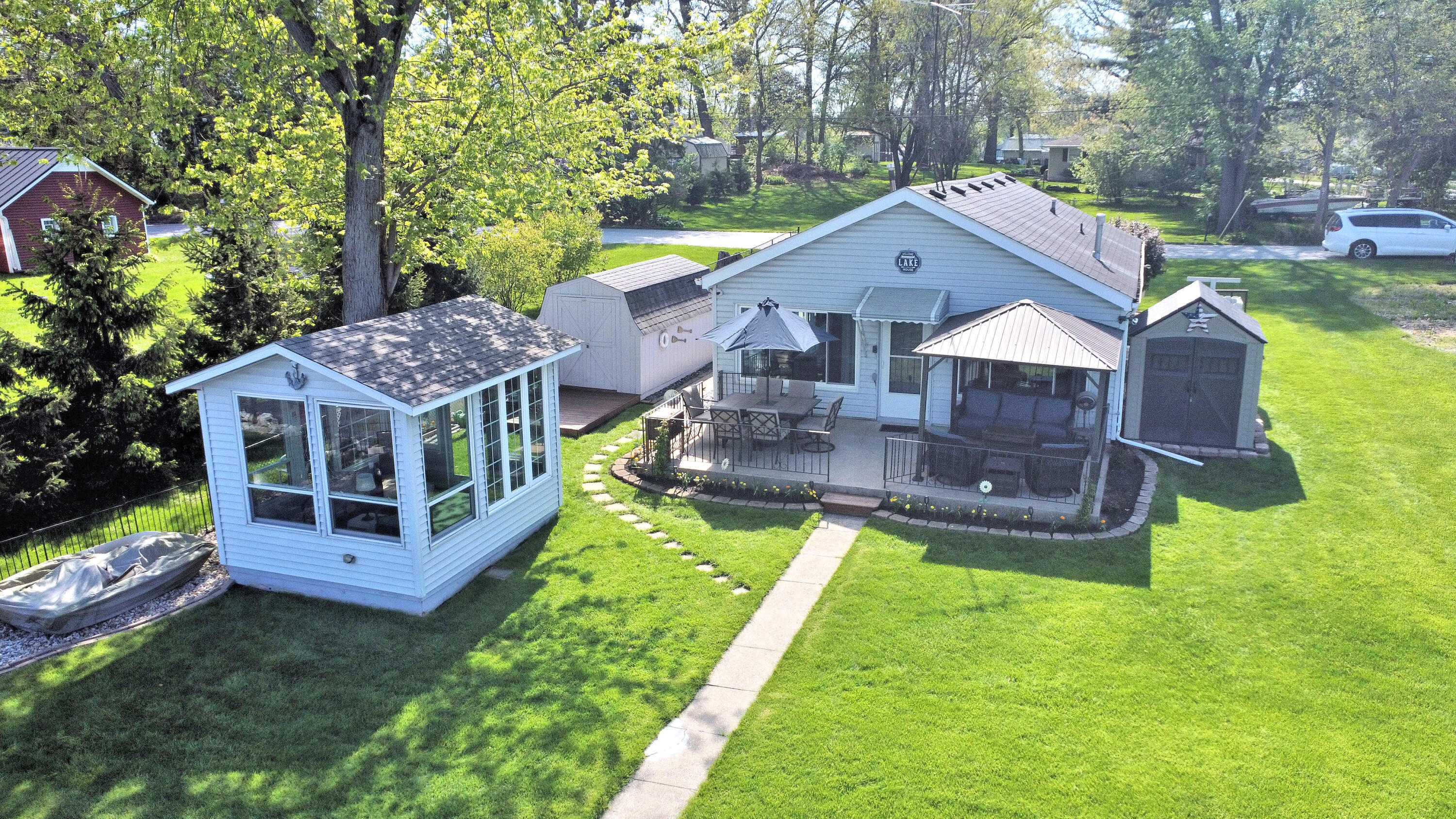505 Lakeview Court