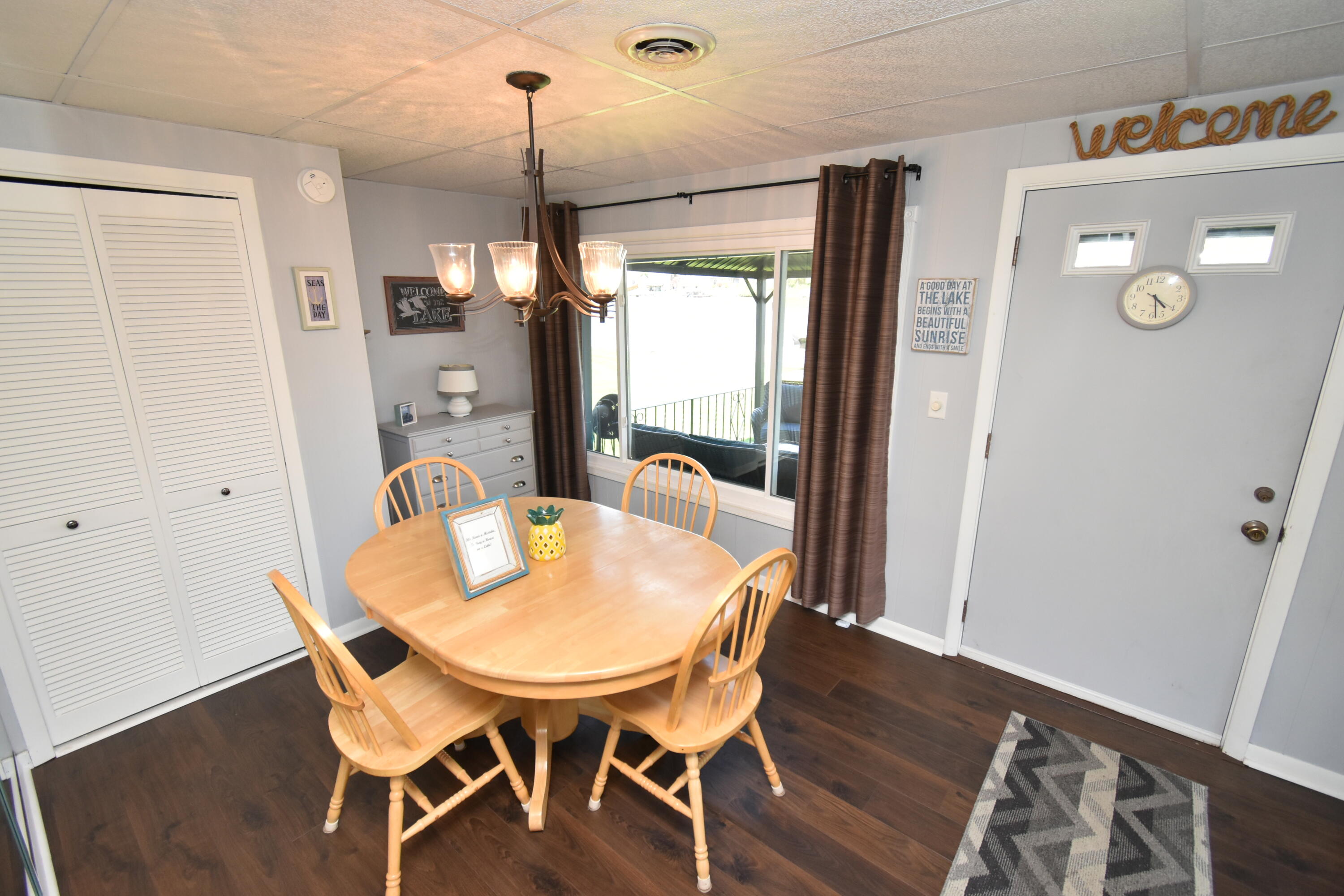 505 Lakeview Court