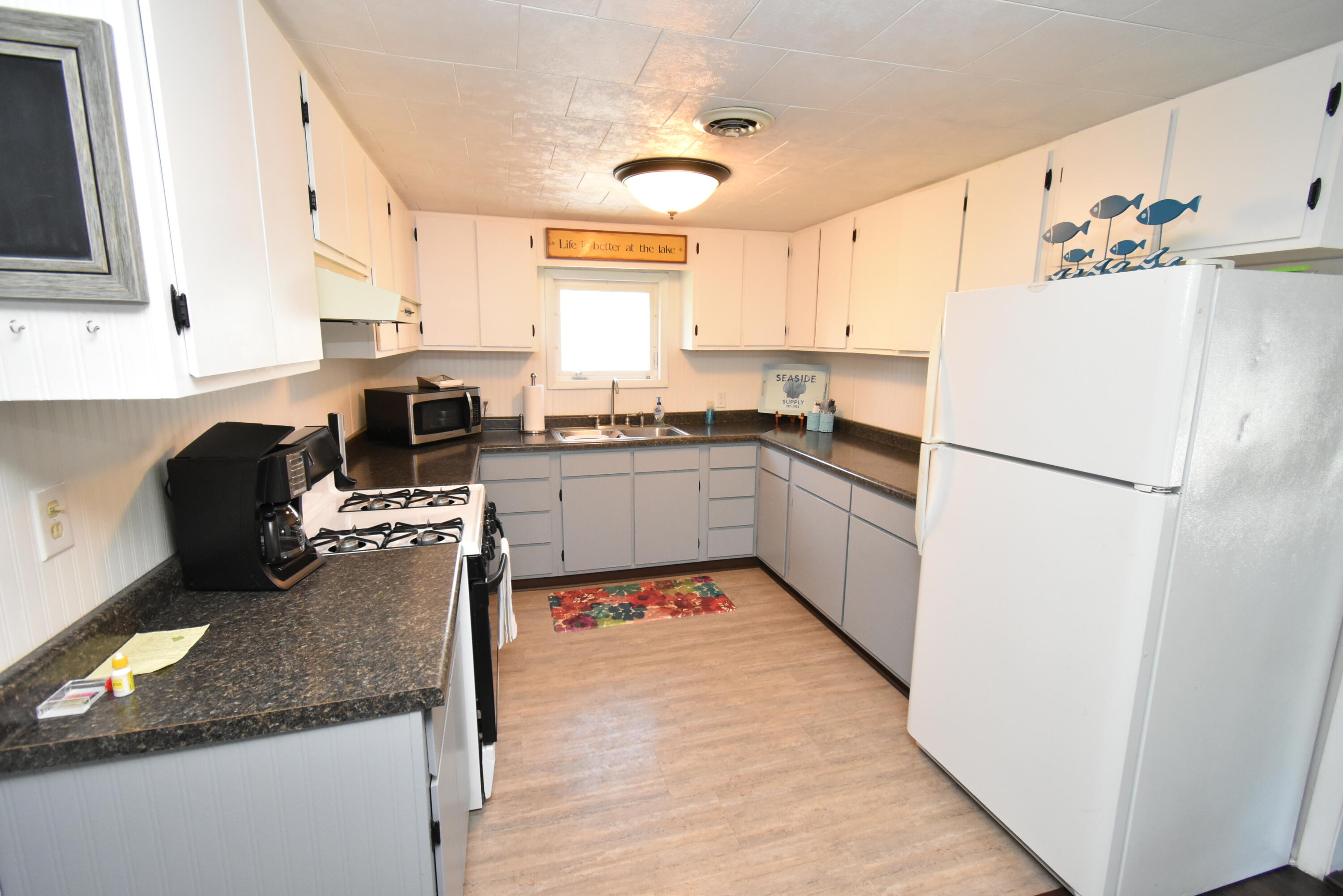 505 Lakeview Court