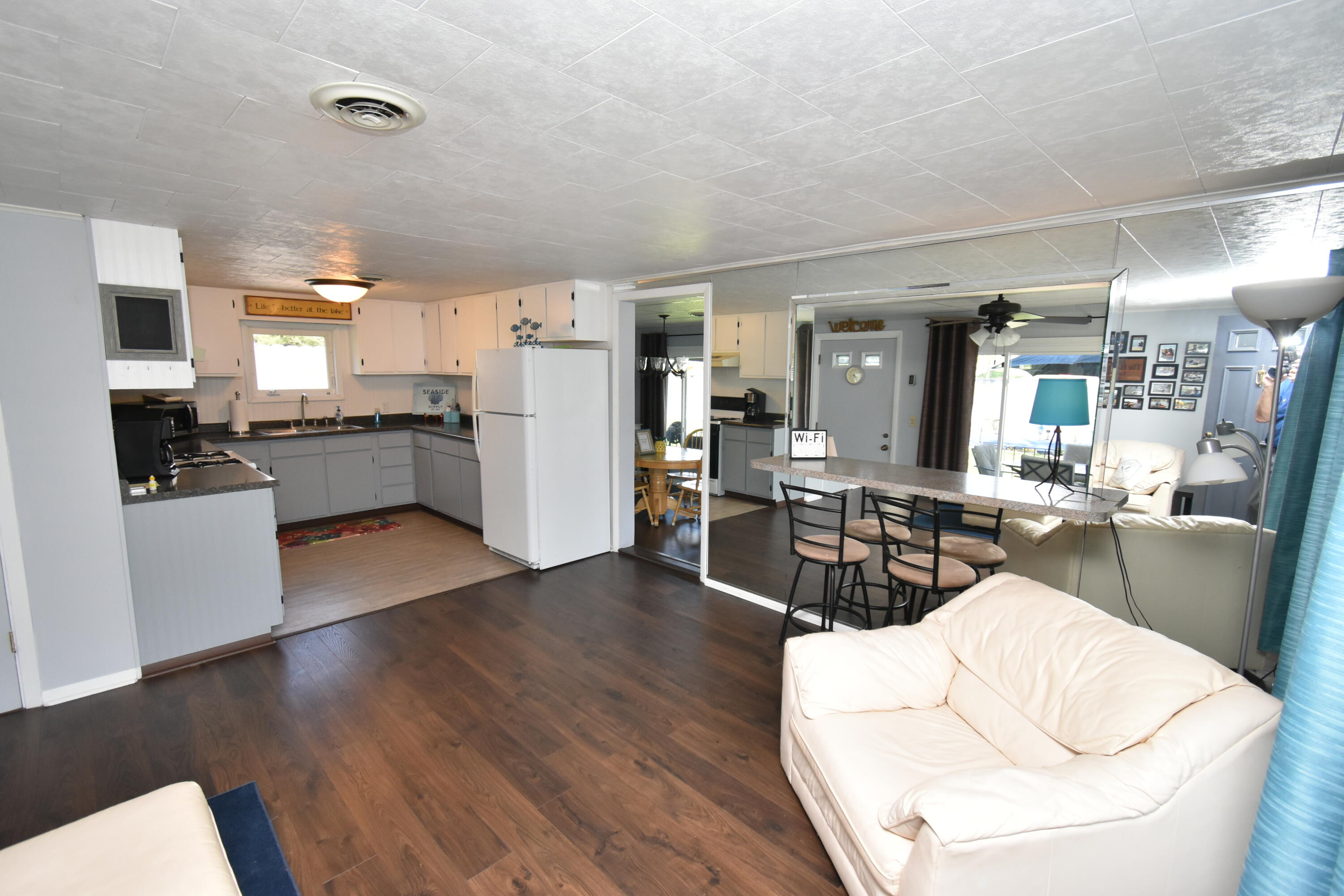 505 Lakeview Court