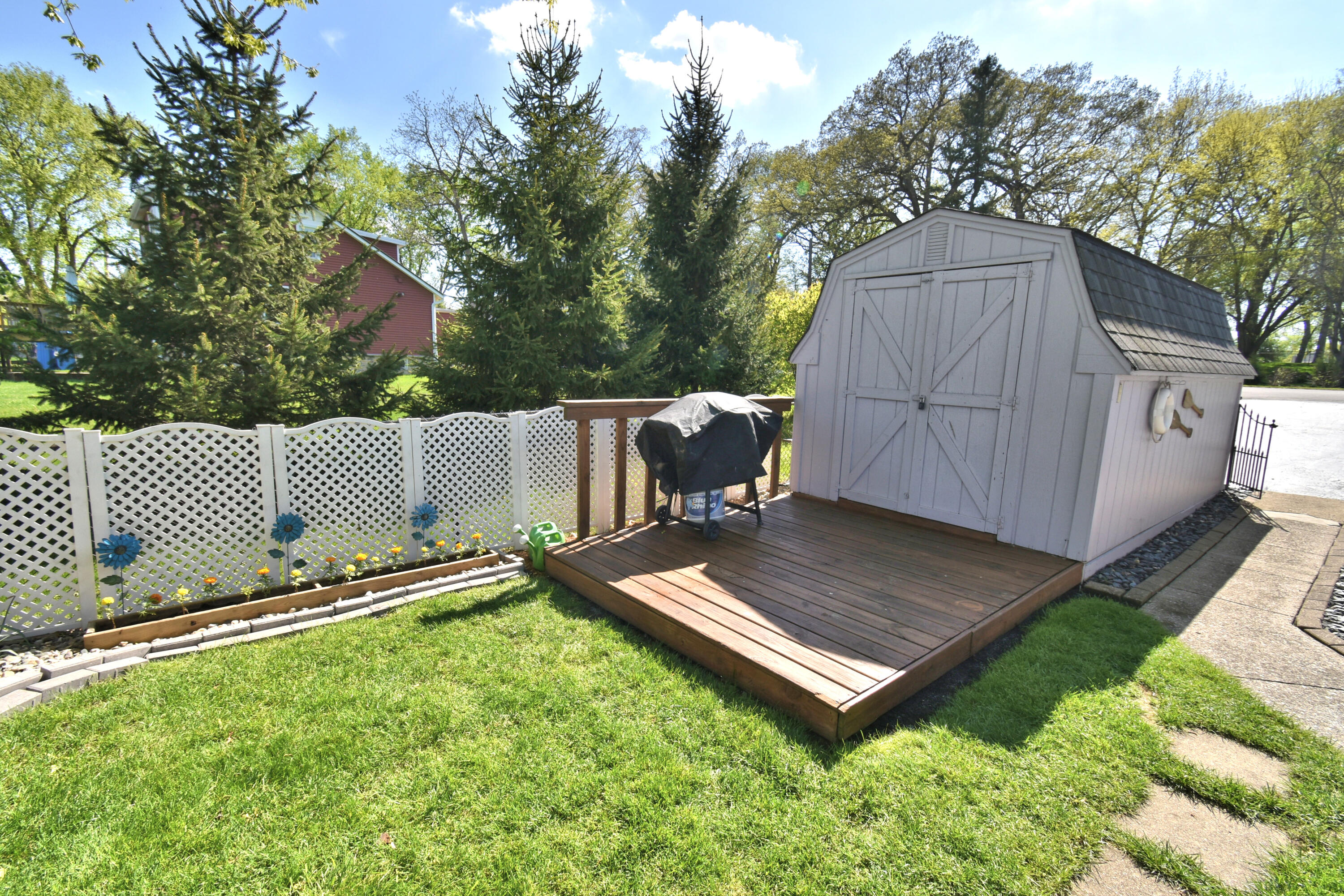 505 Lakeview Court