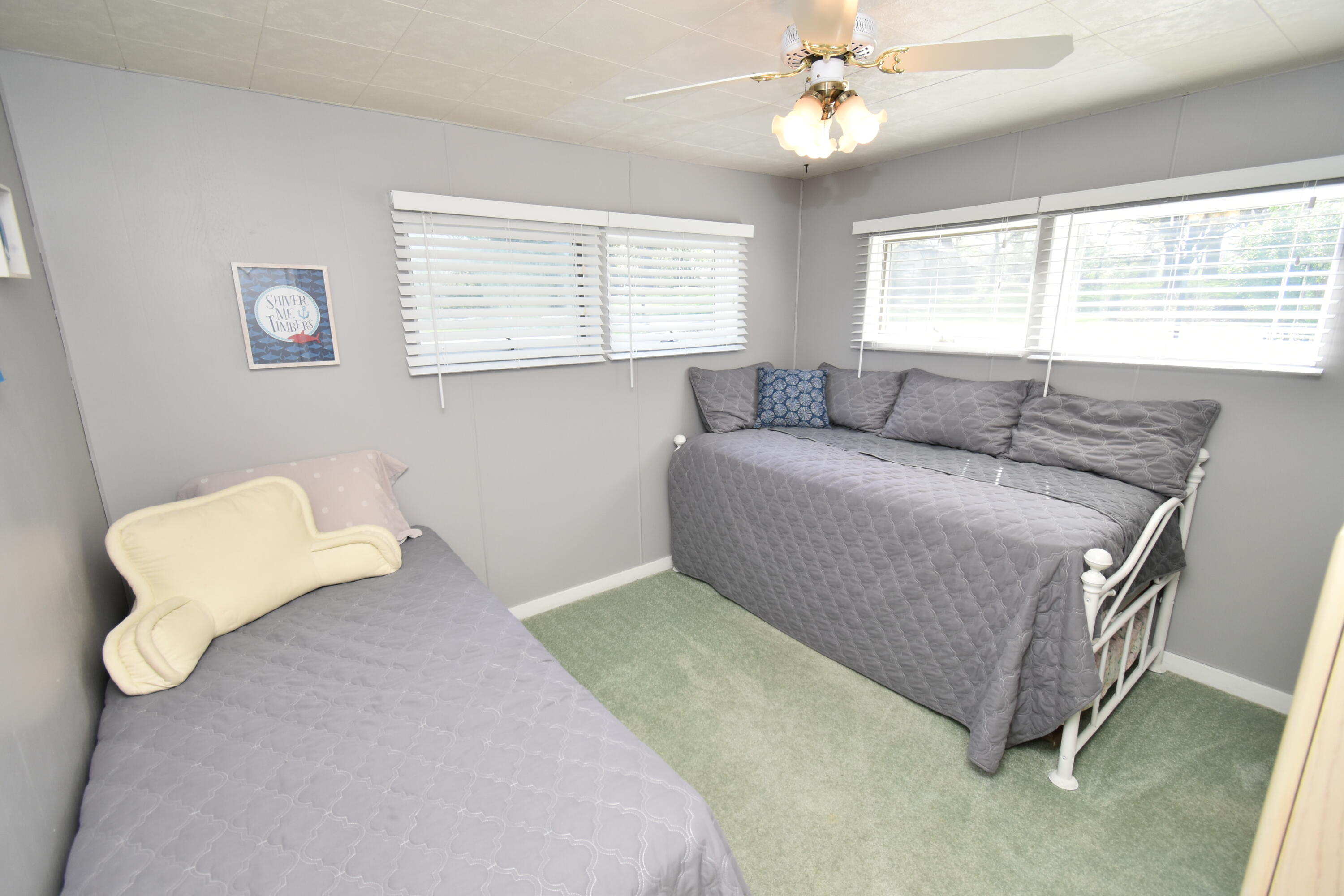 505 Lakeview Court