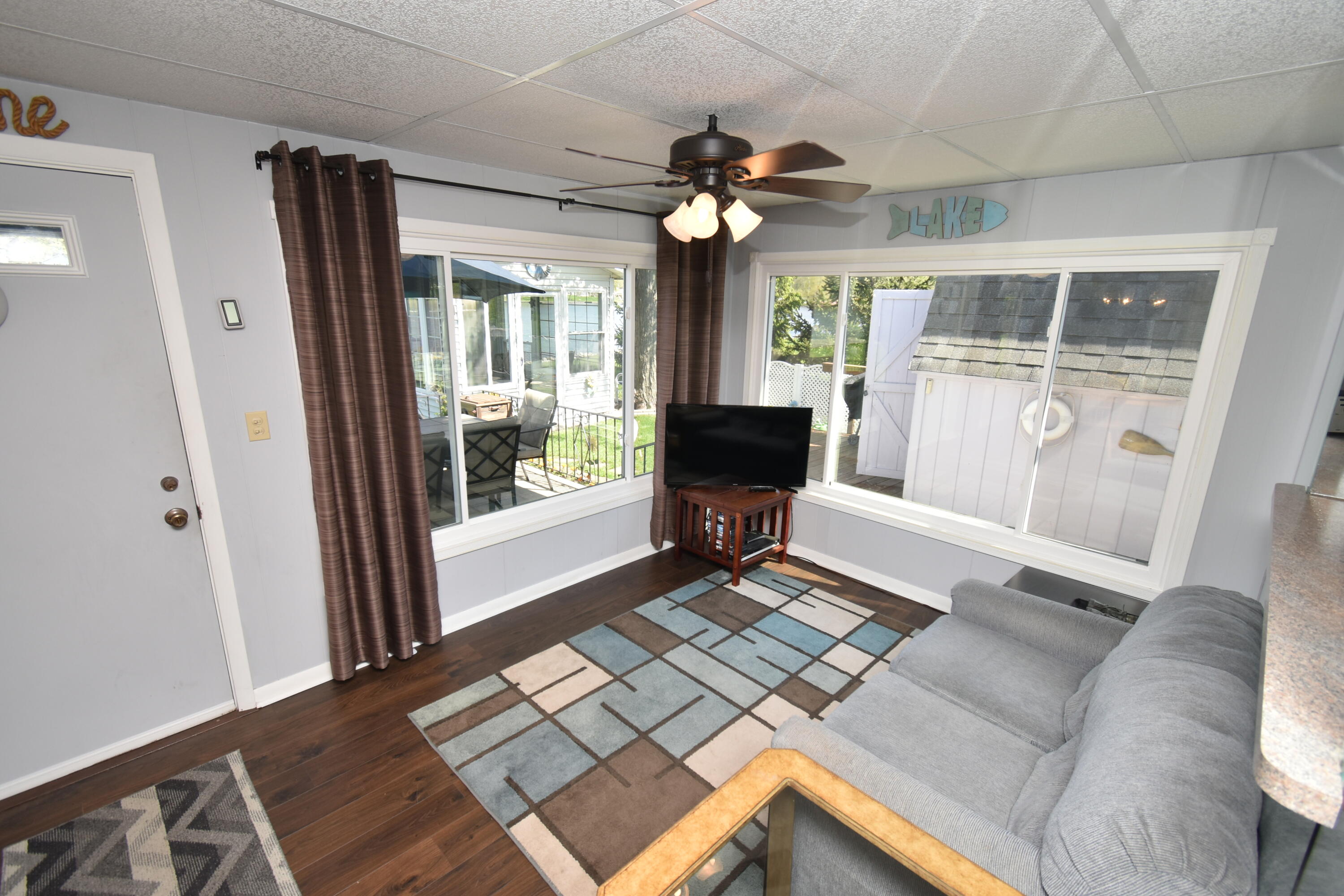 505 Lakeview Court