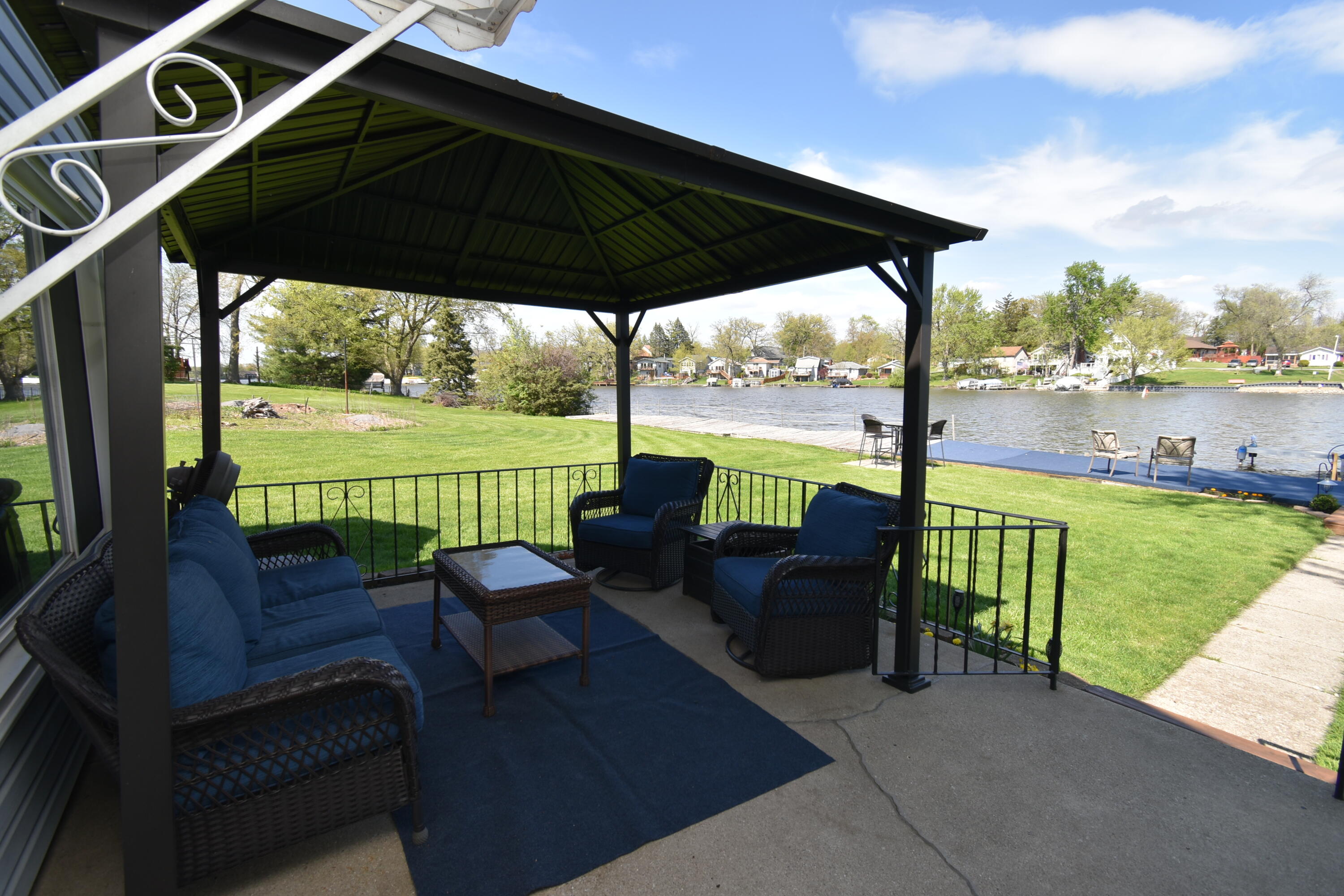 505 Lakeview Court