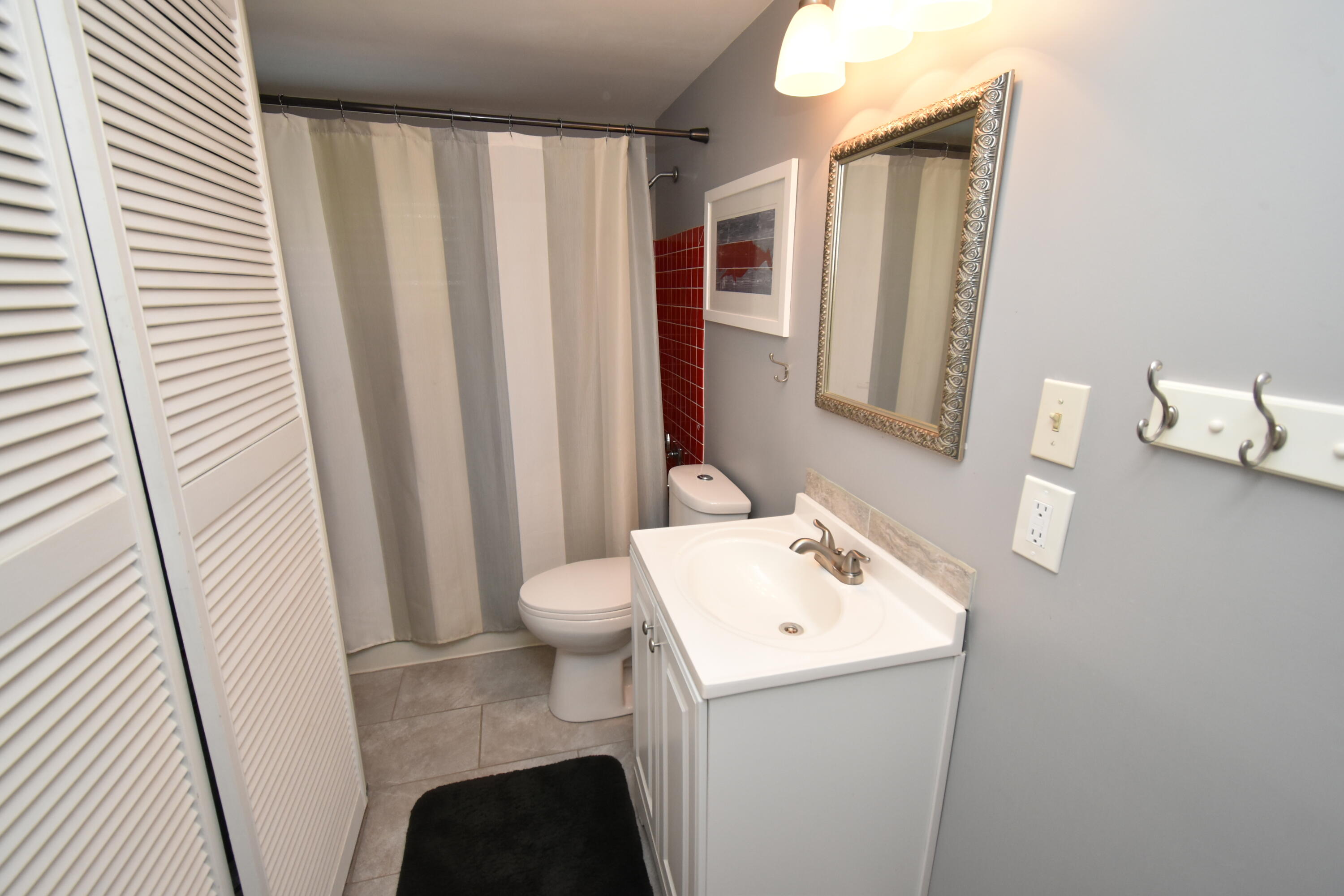 505 Lakeview Court