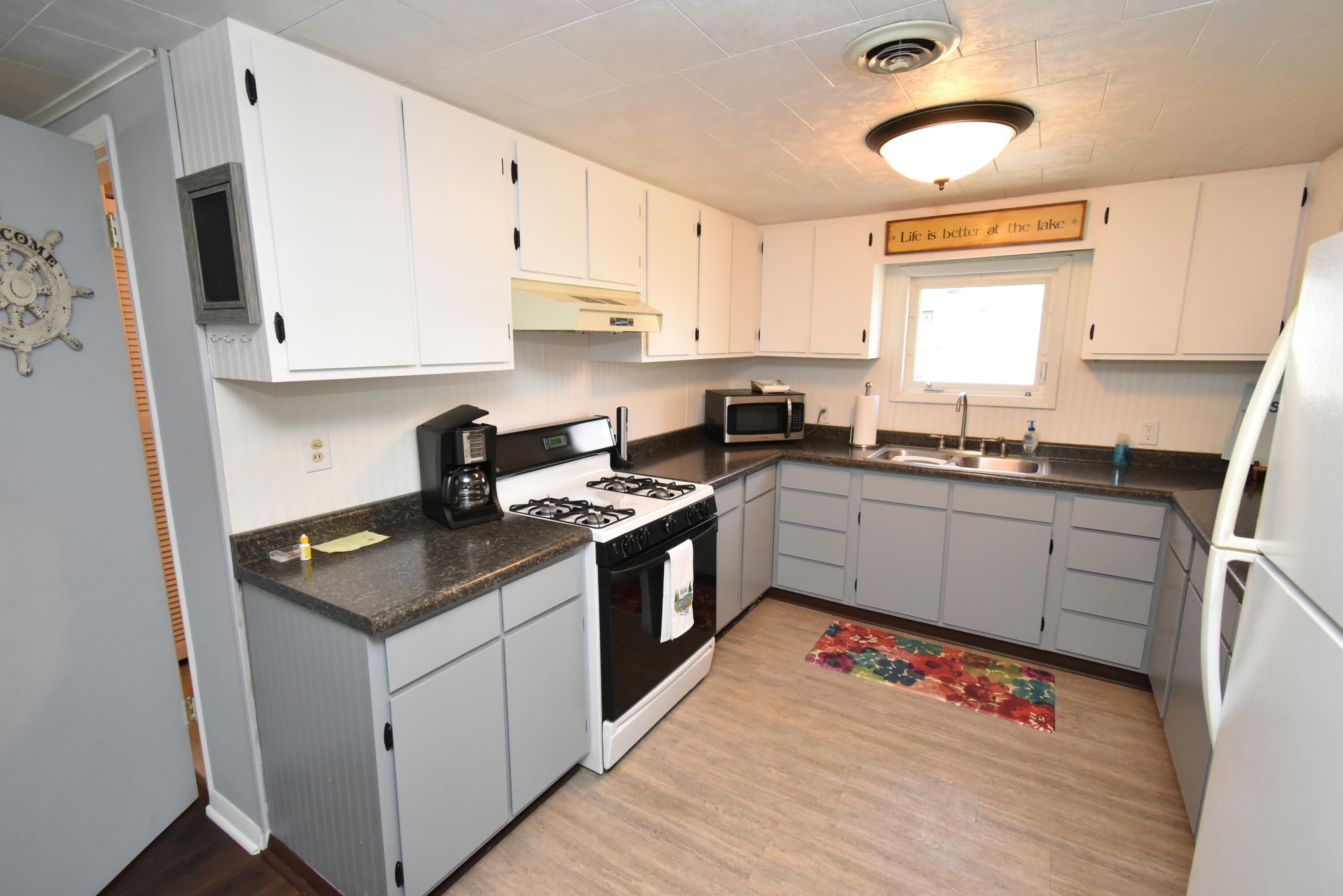 505 Lakeview Court