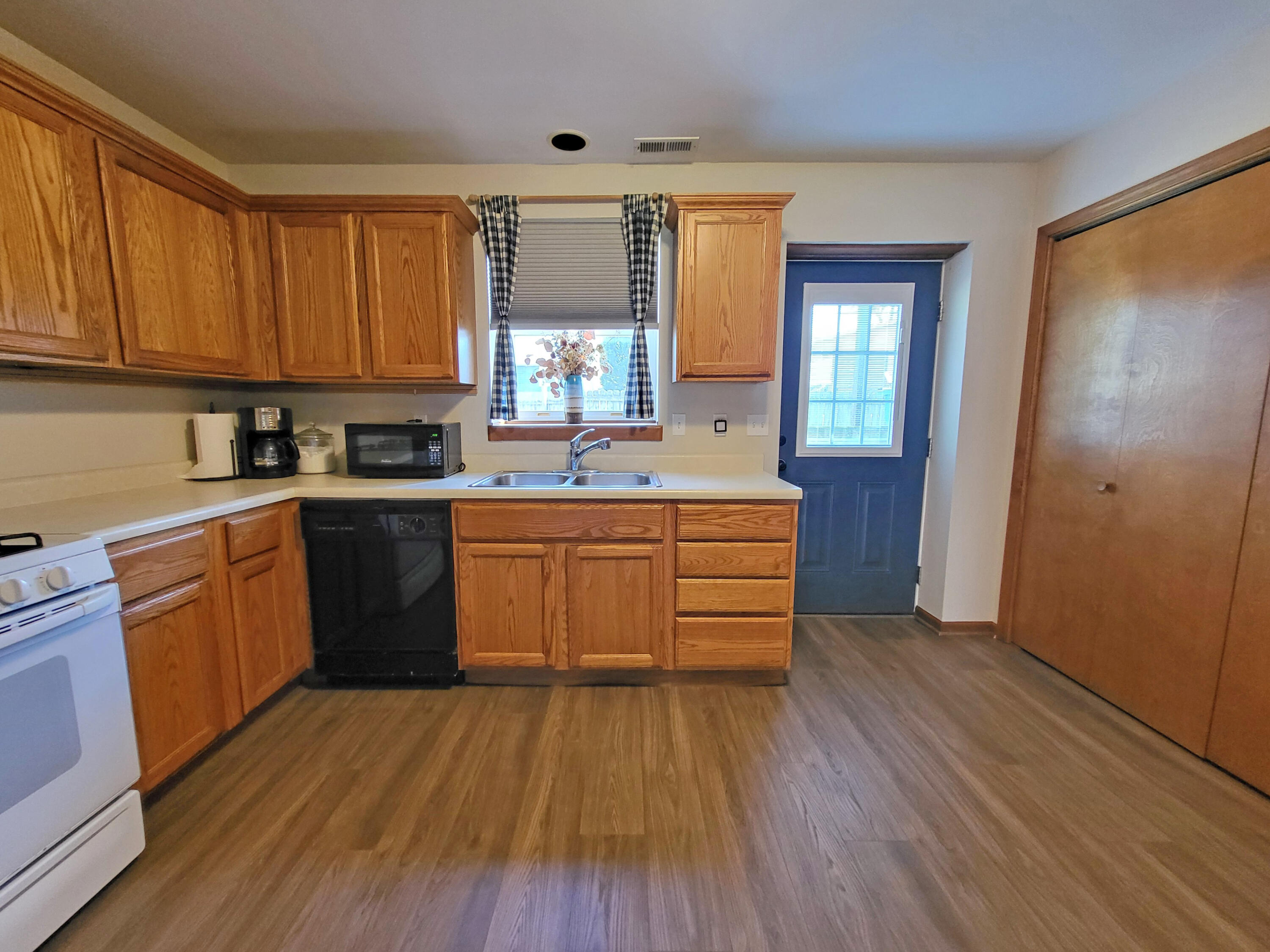 929 Monterrey Court Unit: C
