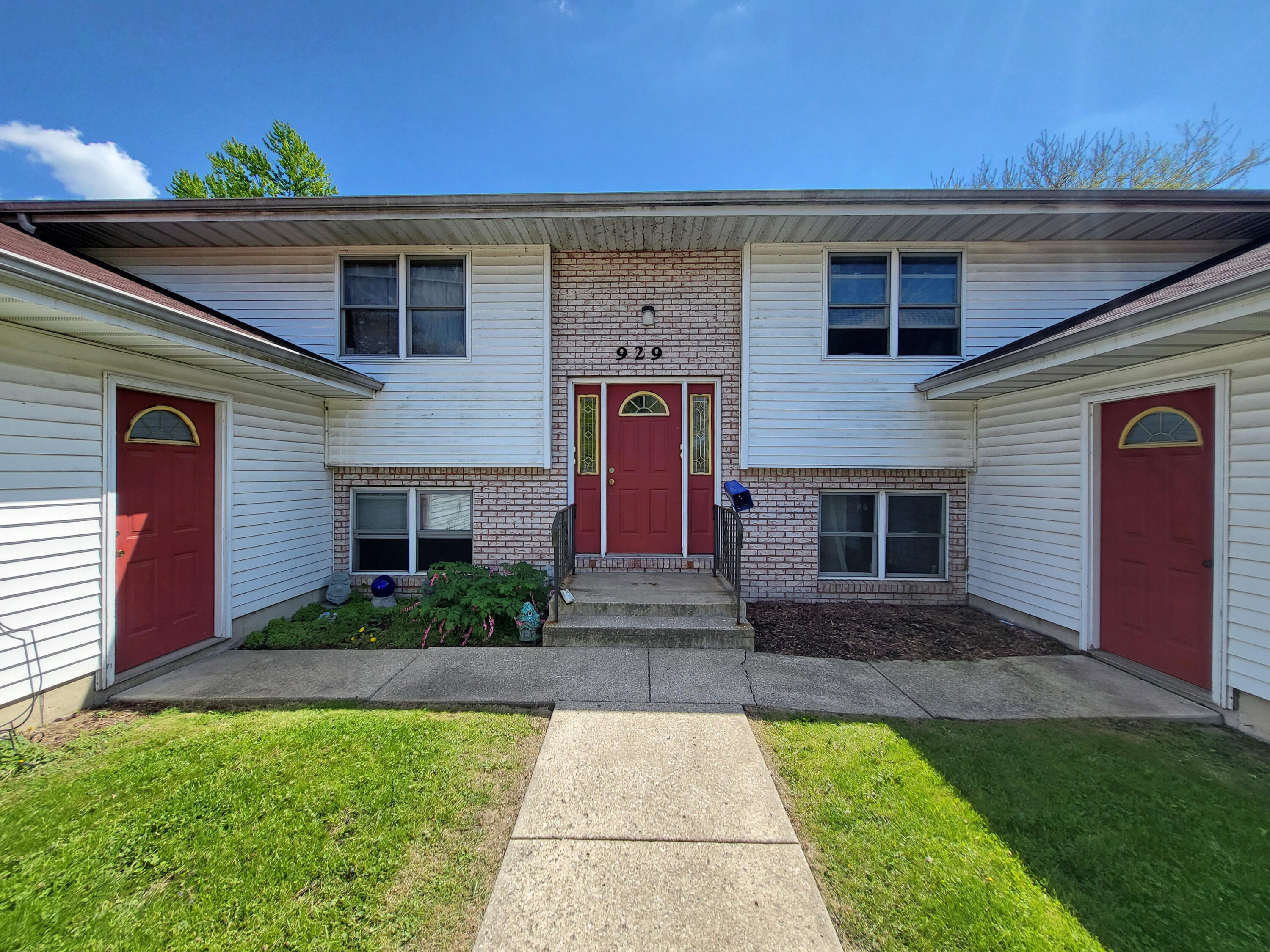 929 Monterrey Court Unit: C