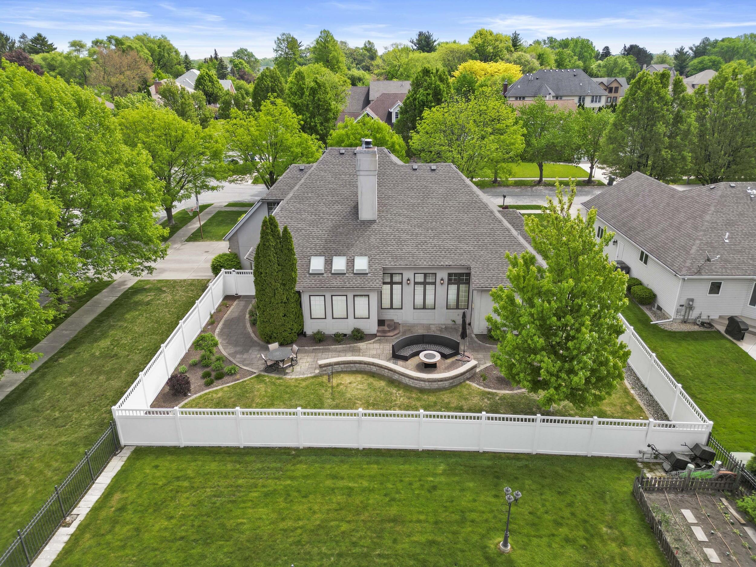 2142 Deer Run Drive
