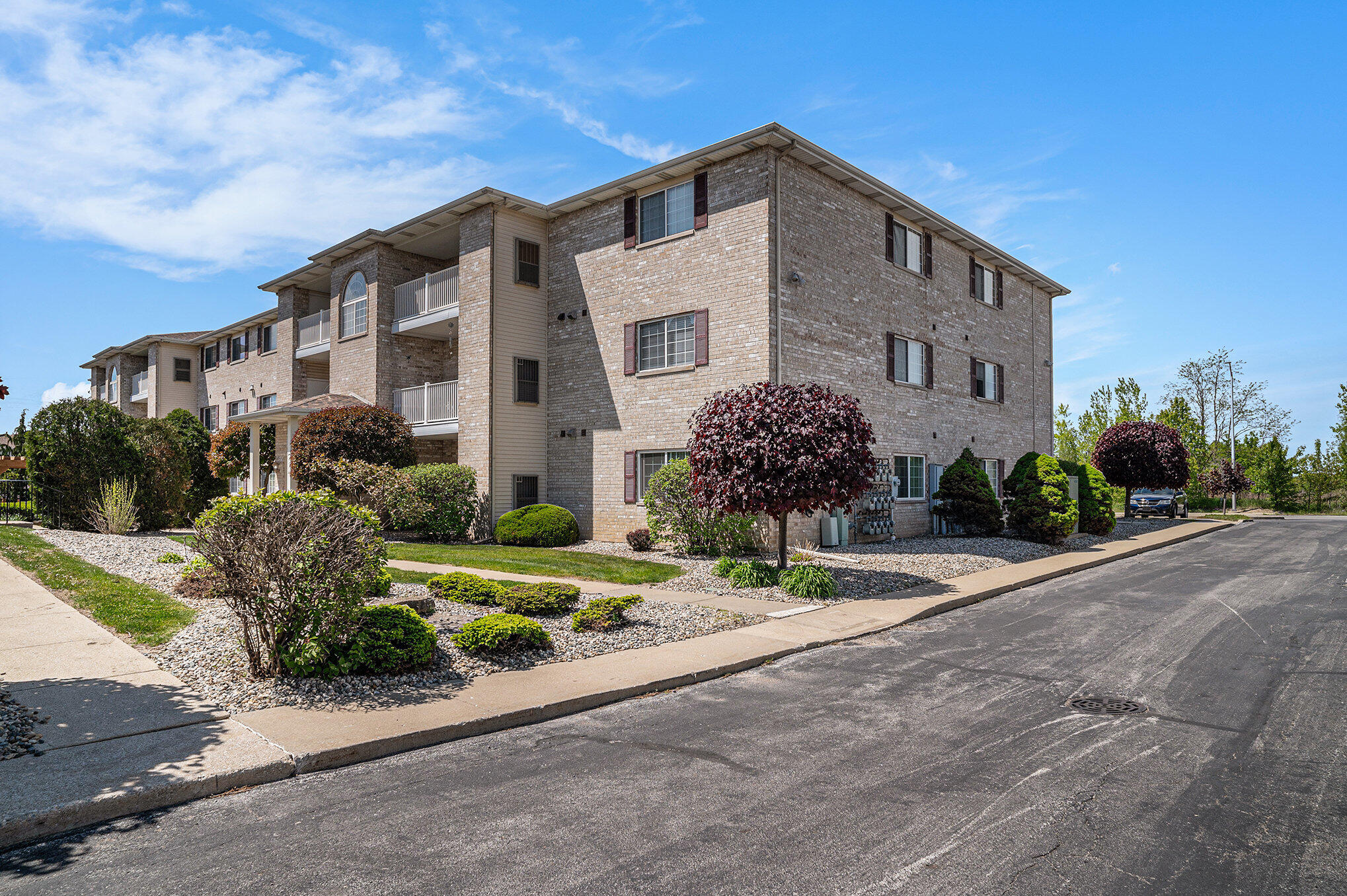 1981 W 75th Place Unit: 22