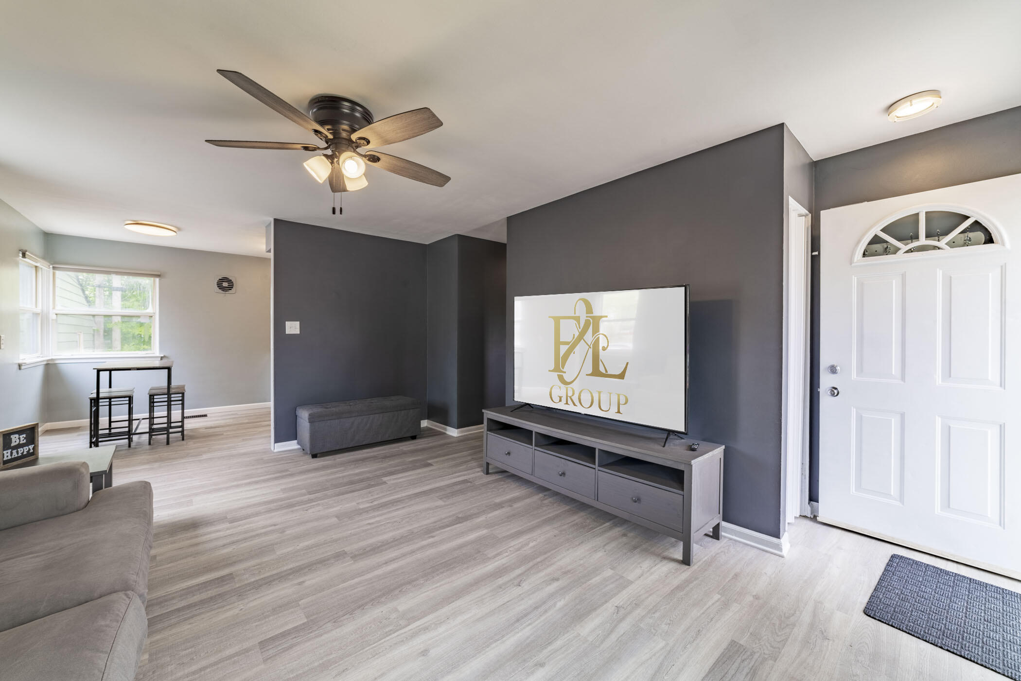1037 E 11th Court