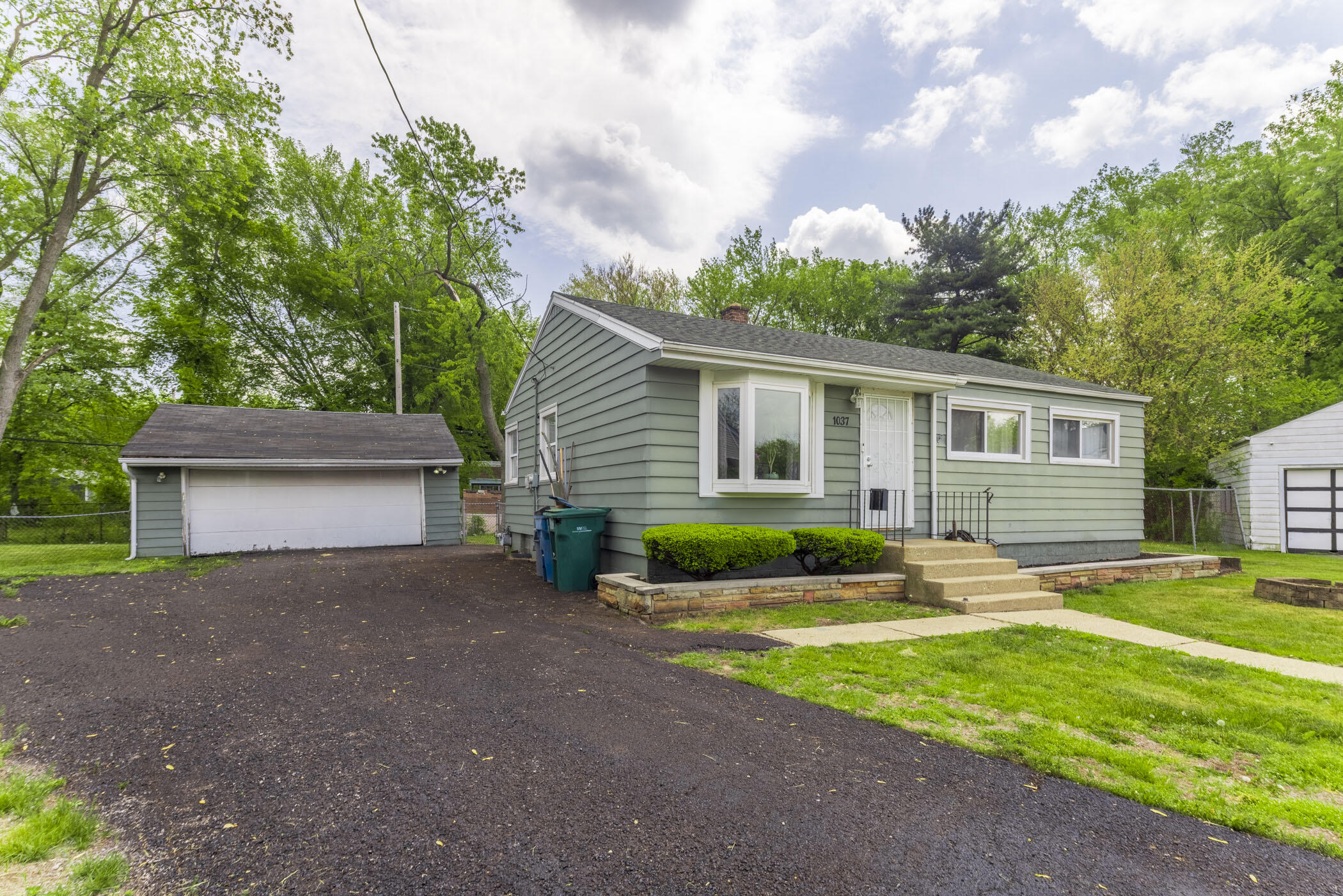 1037 E 11th Court