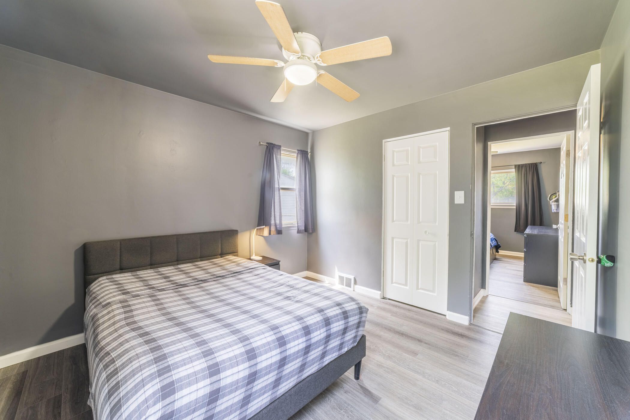 1037 E 11th Court