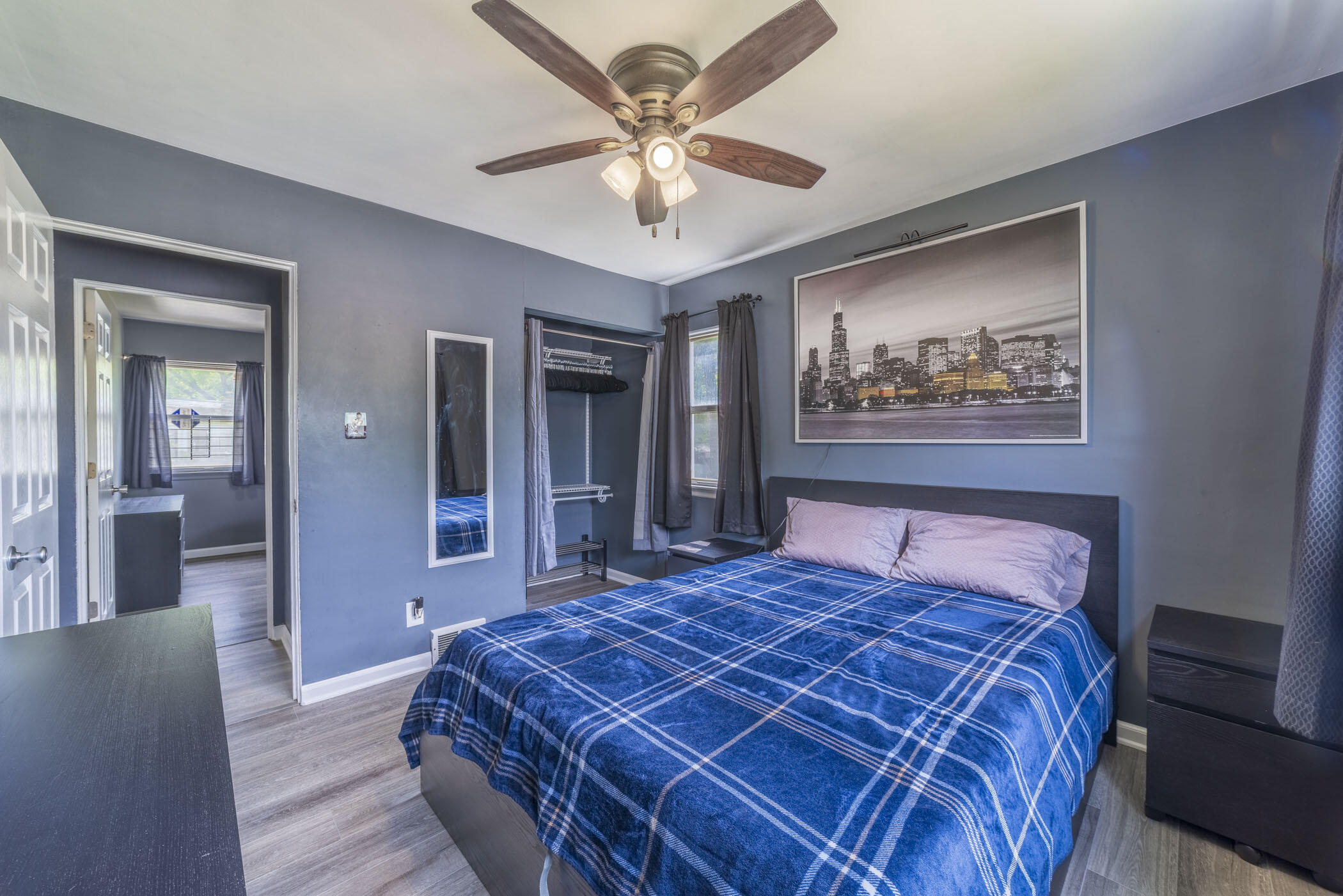 1037 E 11th Court