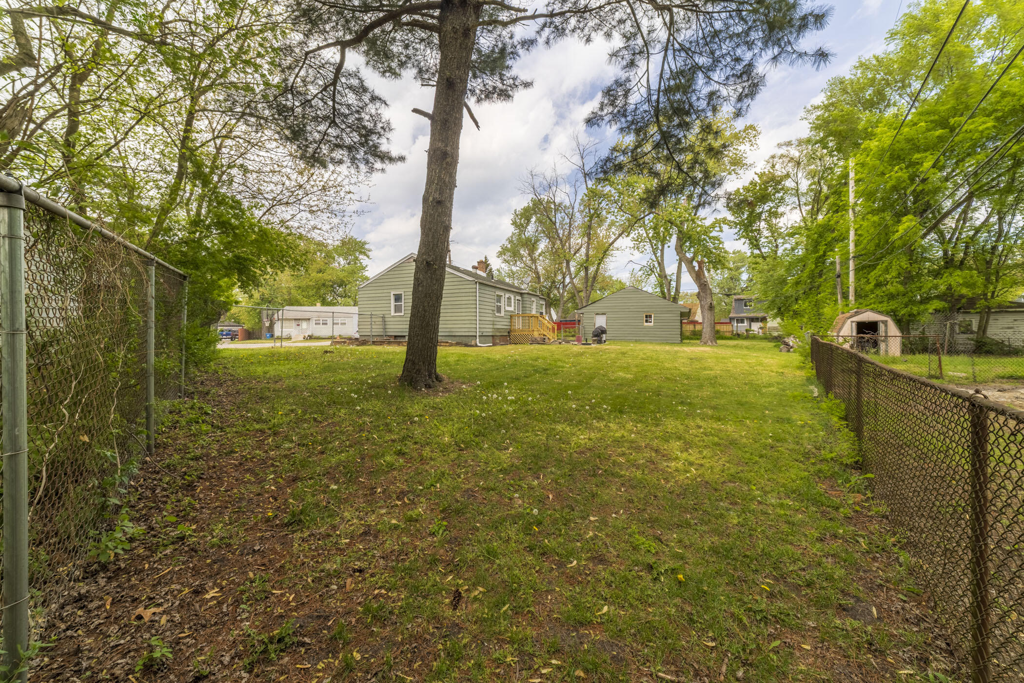 1037 E 11th Court
