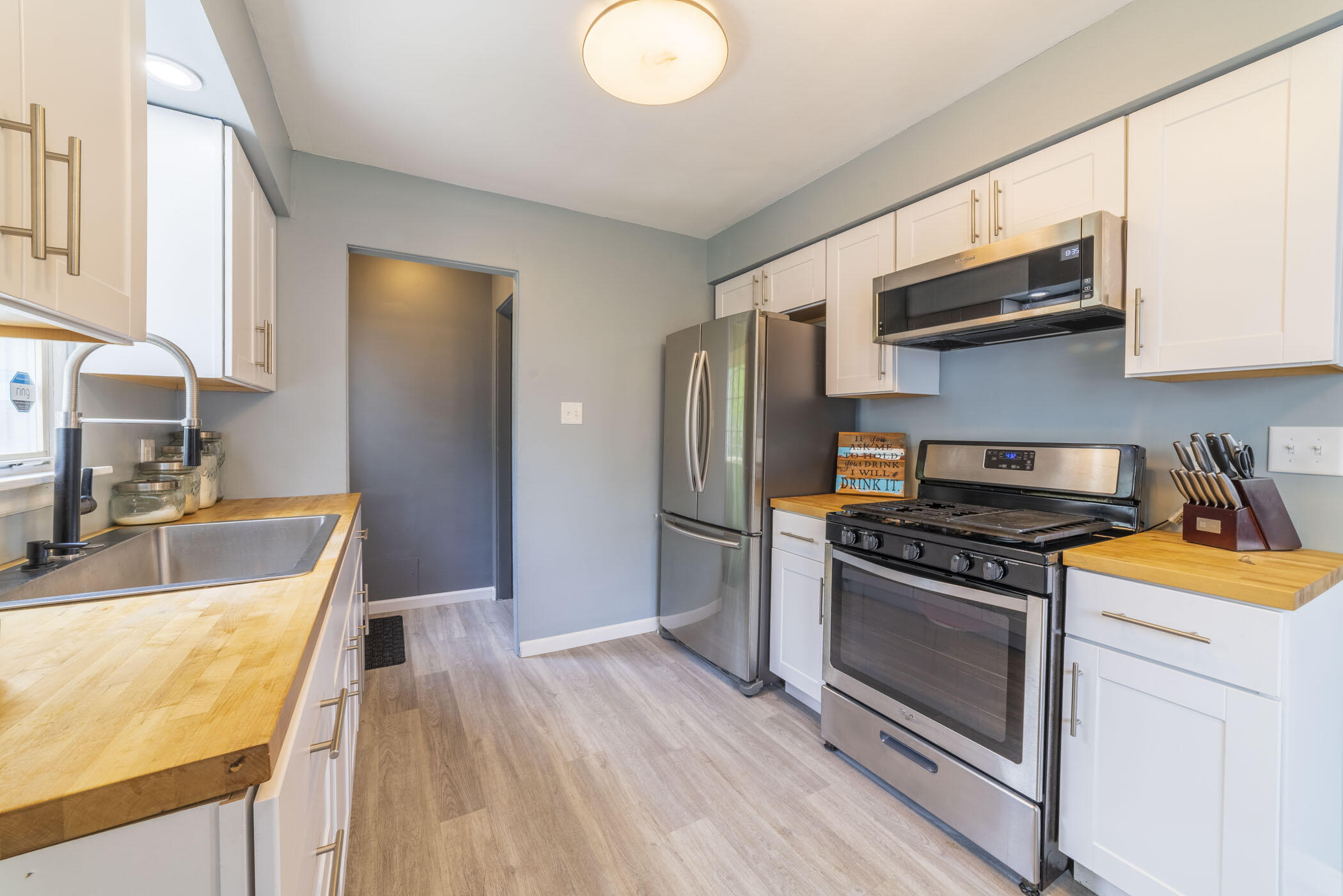 1037 E 11th Court