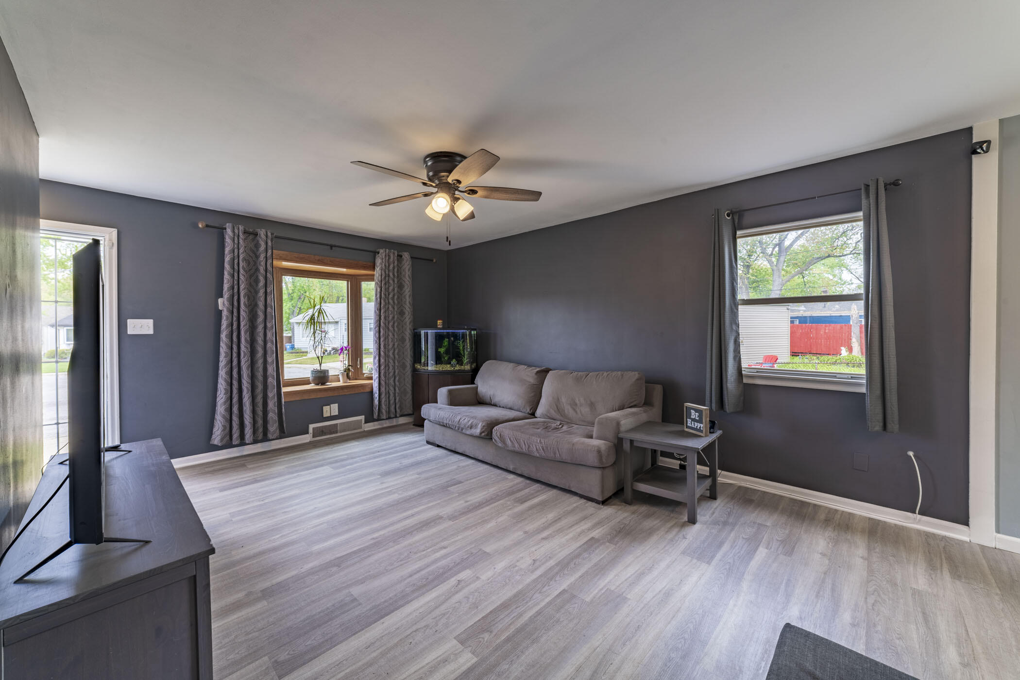 1037 E 11th Court