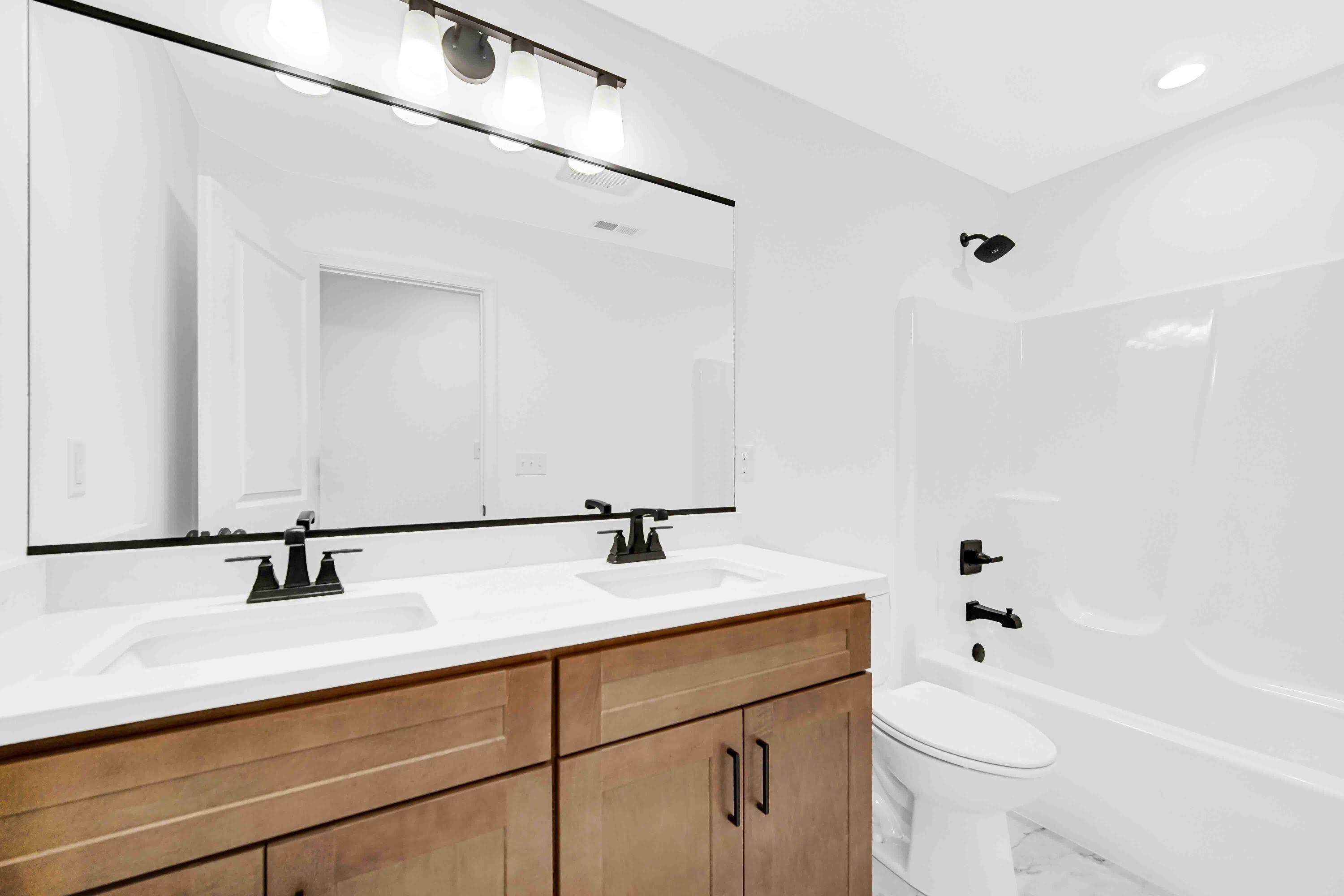 2228 Redwood Lane