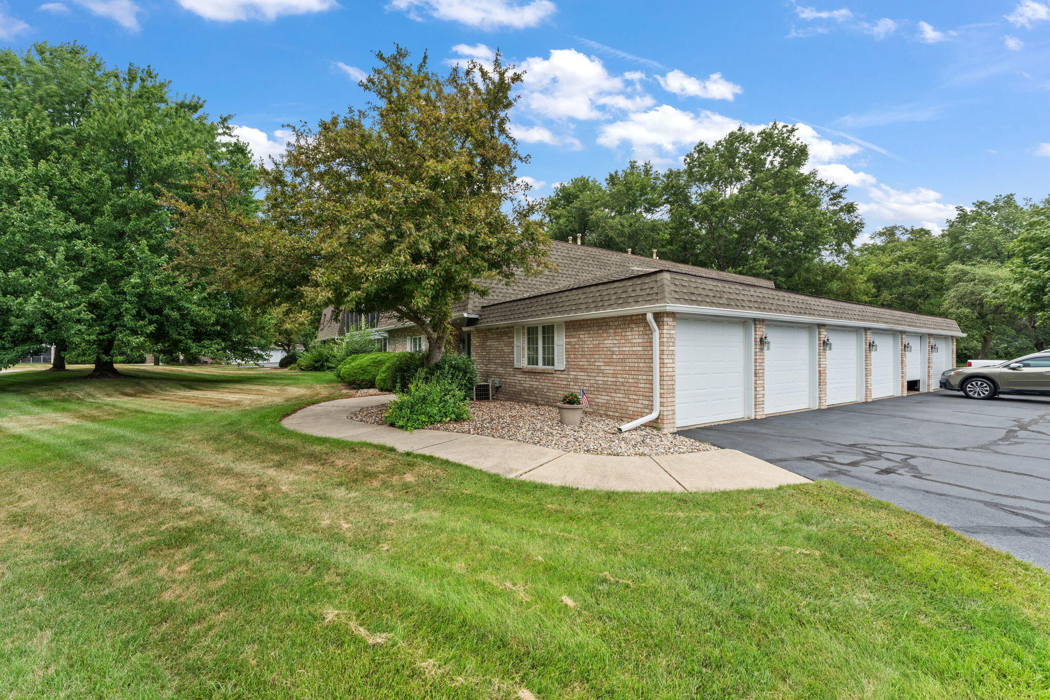 692 Hidden Oak Trail Unit: 2a