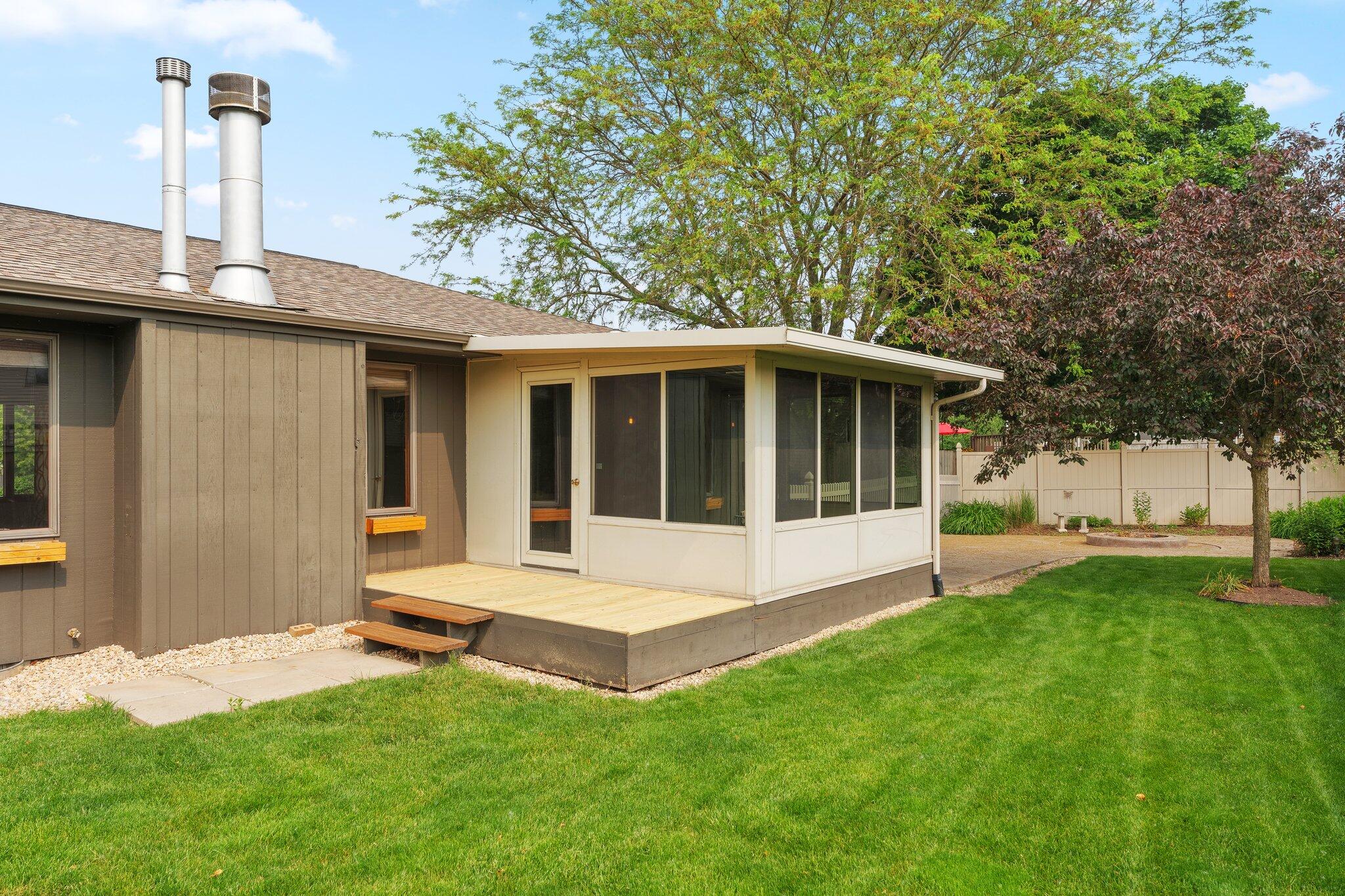 1028 Sandy Ridge Court